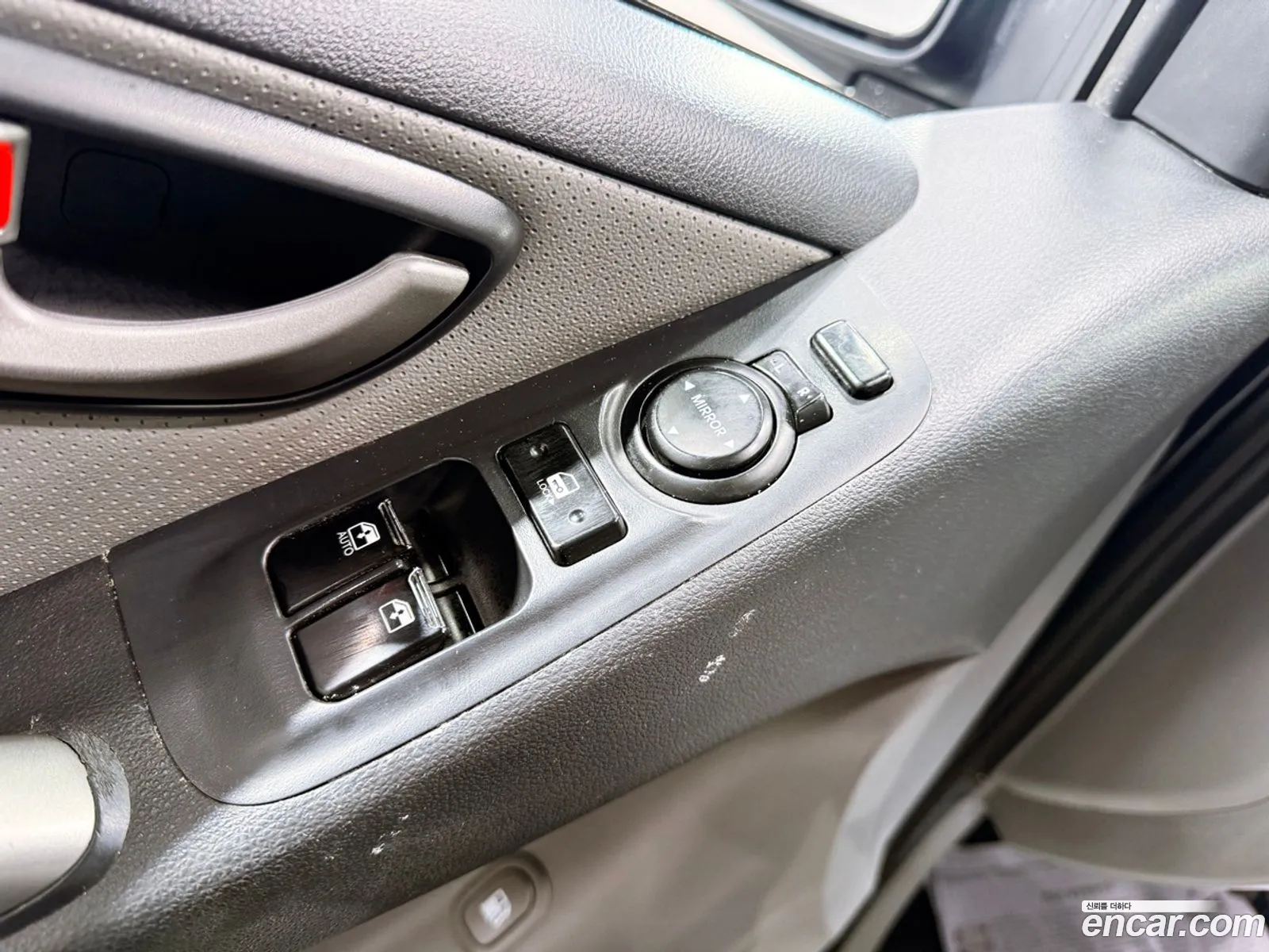 Hyundai Grand Starex 2014 — 16