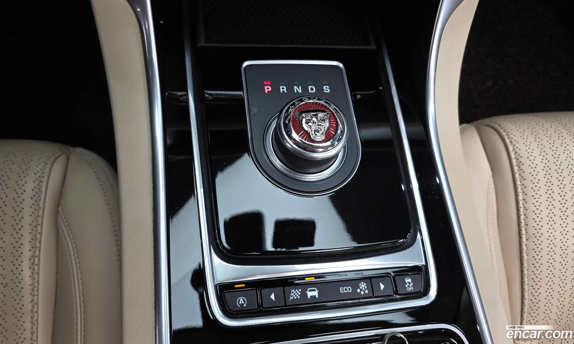 Jaguar XF 2017 — 17