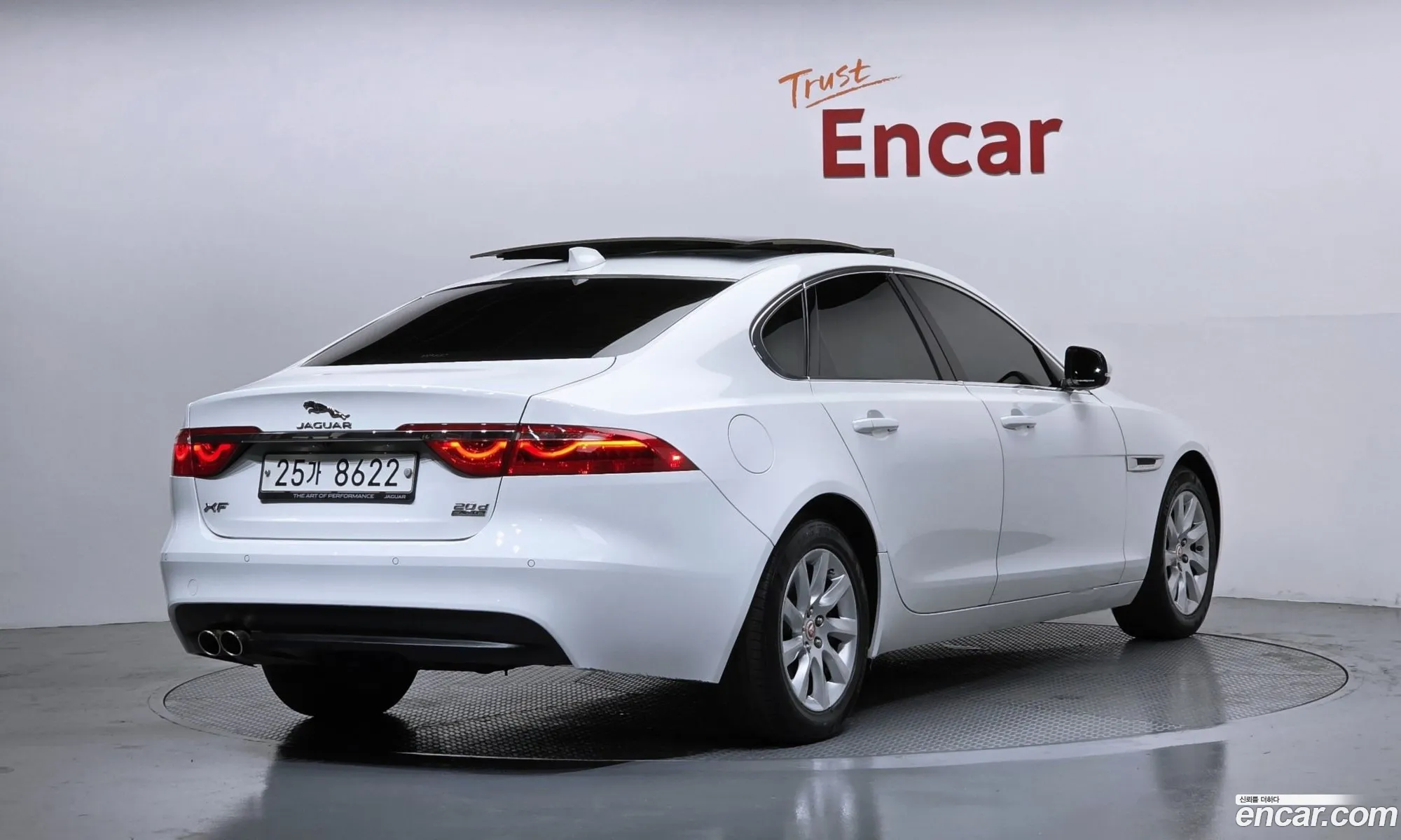 Jaguar XF 2017 — 2