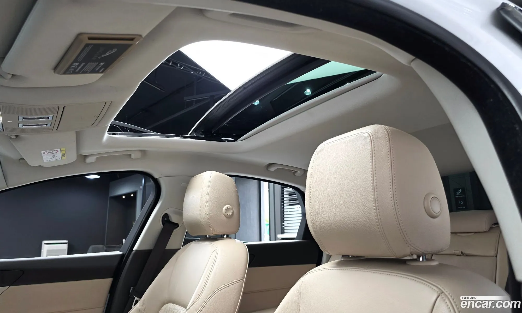 Jaguar XF 2017 — 19