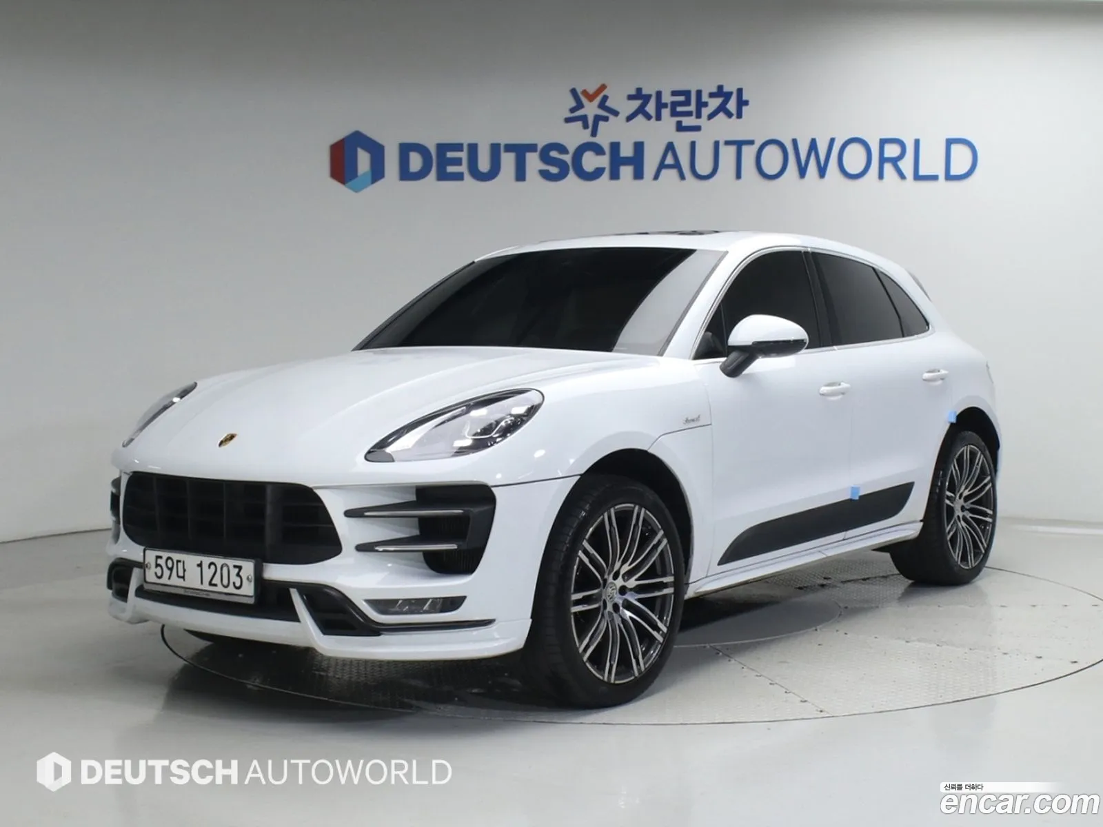 Porsche Macan 2017 — 16