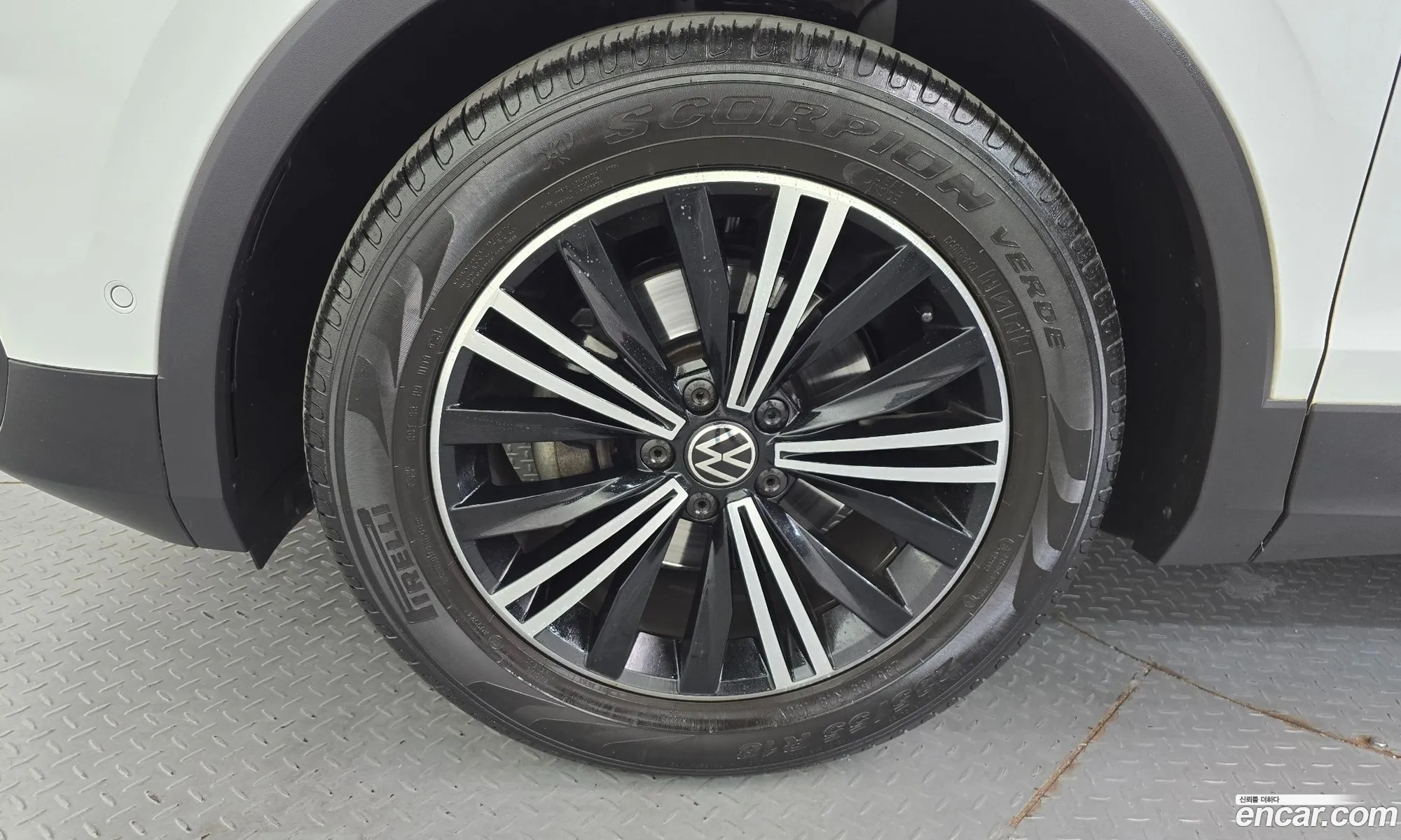 Volkswagen Tiguan 2021 — 12