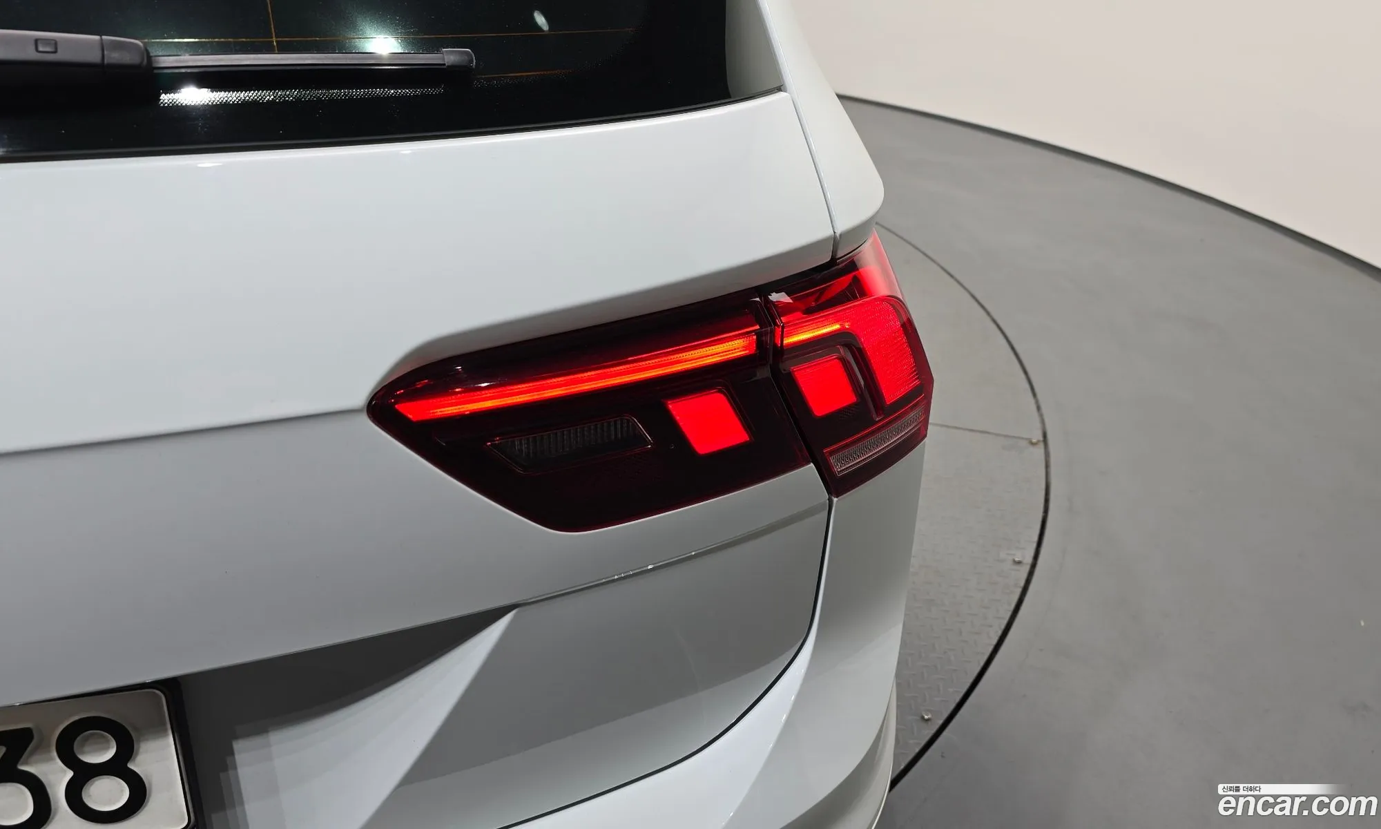 Volkswagen Tiguan 2021 — 26
