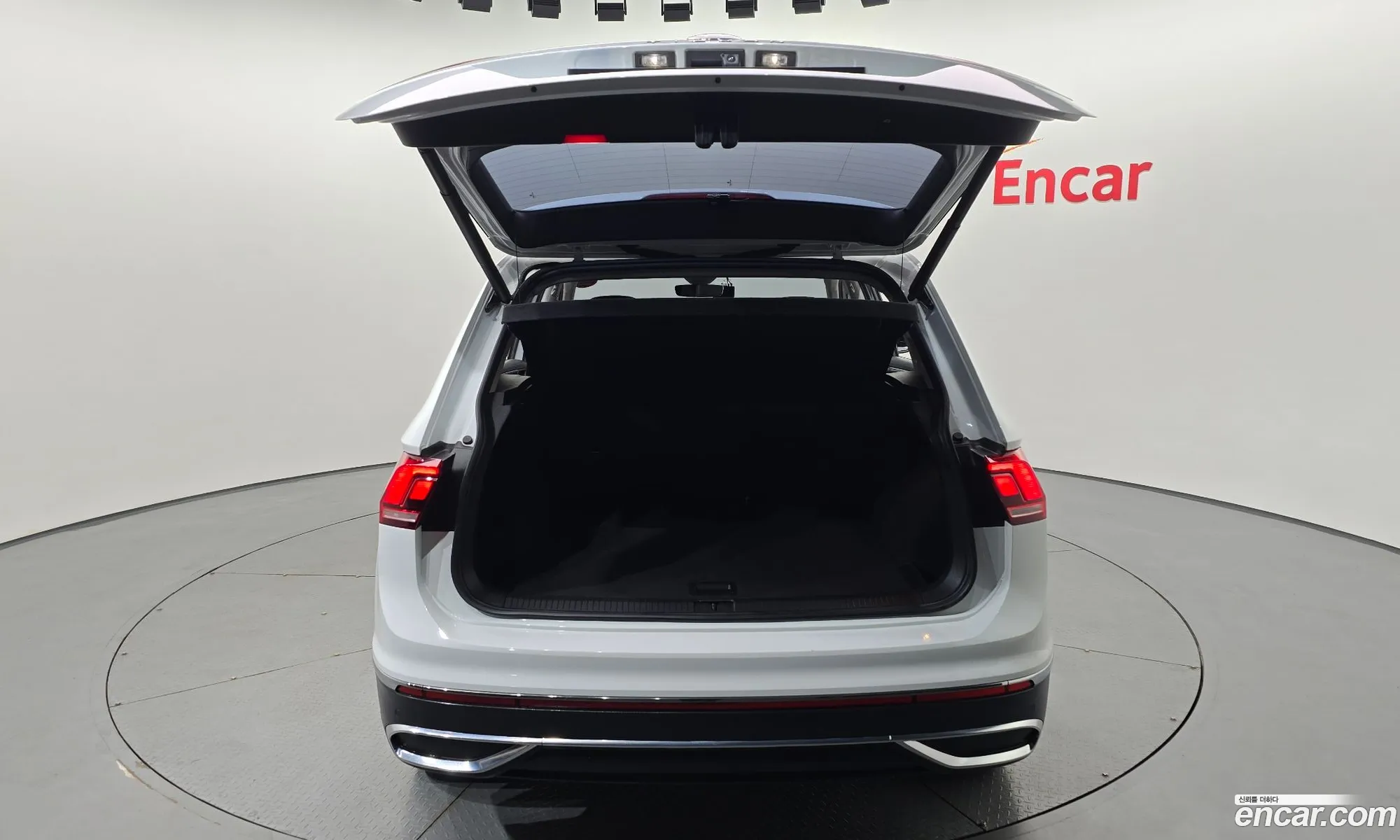 Volkswagen Tiguan 2021 — 10
