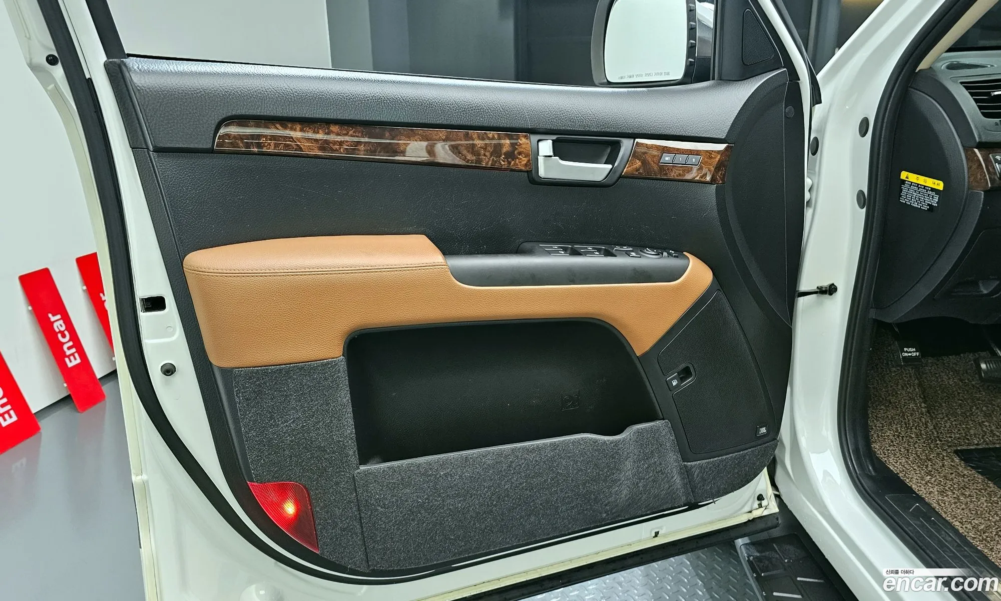 Kia Mohave 2017 — 32