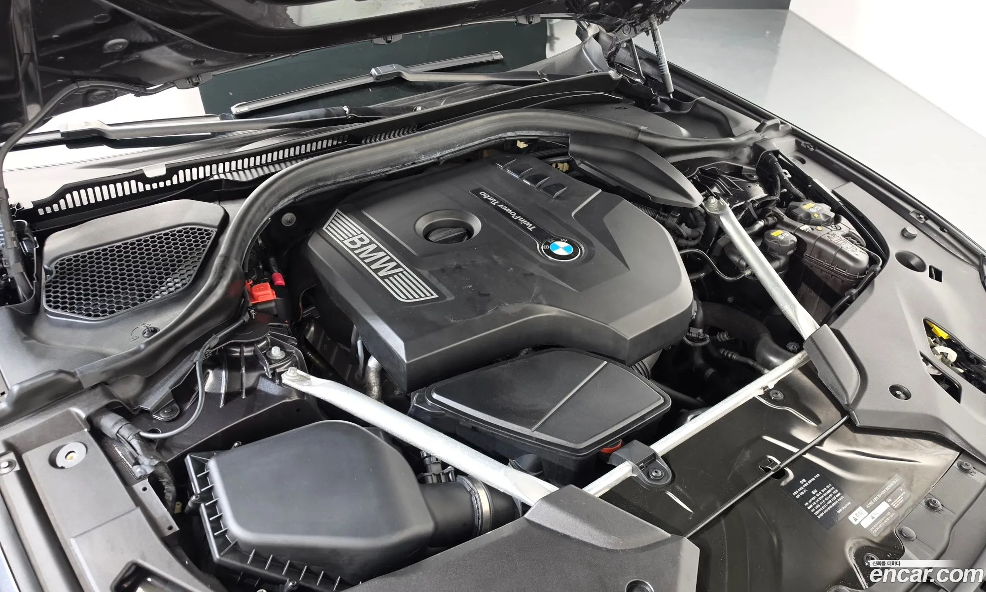 BMW 5 Series 2018 WBAJD3109JB255080 — 31