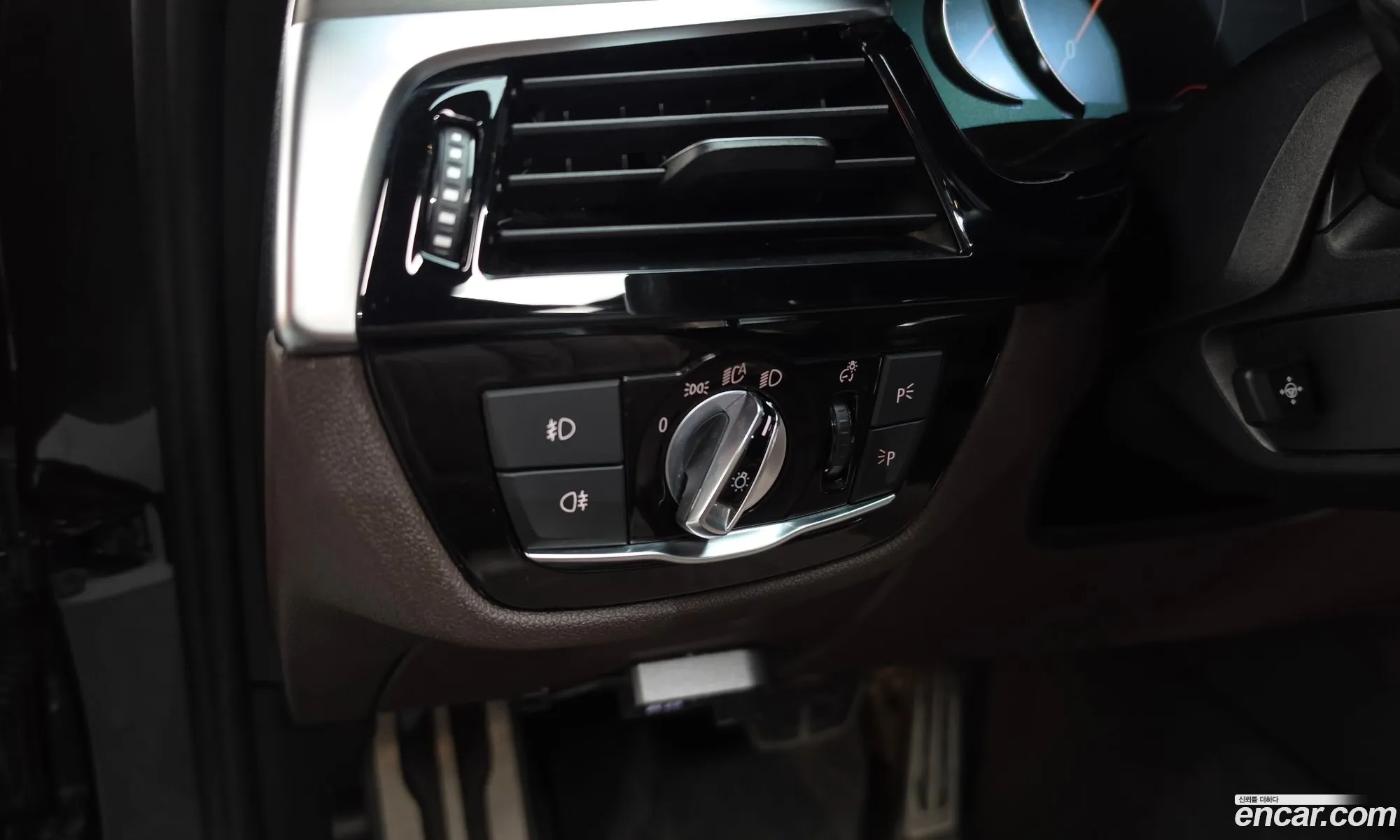 BMW 5 Series 2018 WBAJD3109JB255080 — 24
