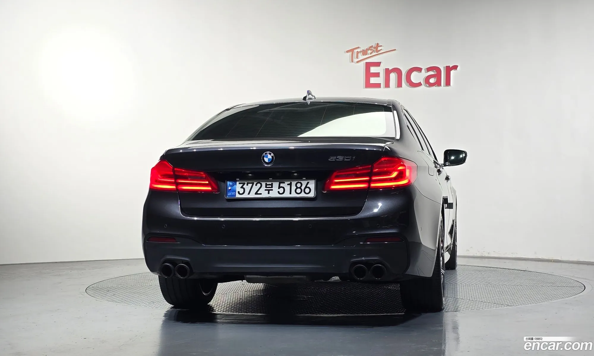 BMW 5 Series 2018 WBAJD3109JB255080 — 27
