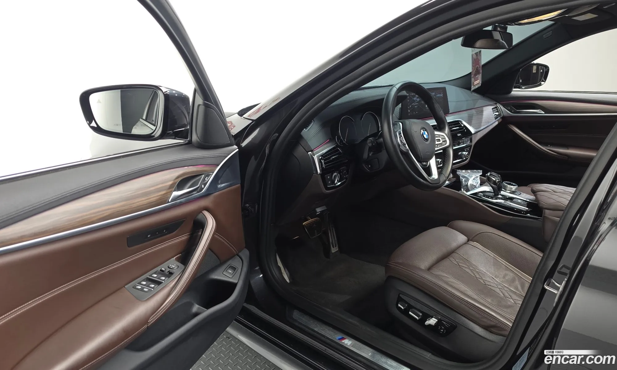 BMW 5 Series 2018 WBAJD3109JB255080 — 29