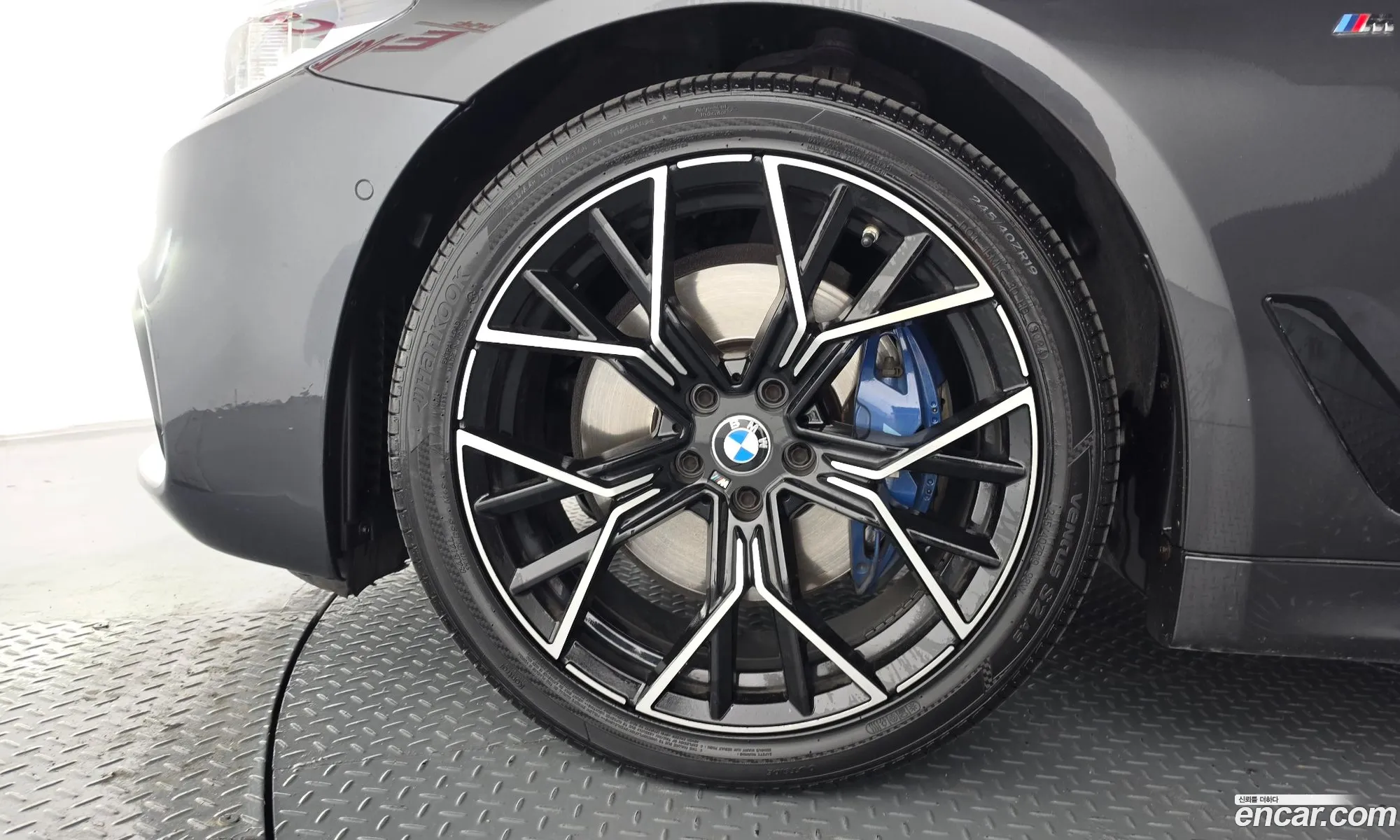 BMW 5 Series 2018 WBAJD3109JB255080 — 14