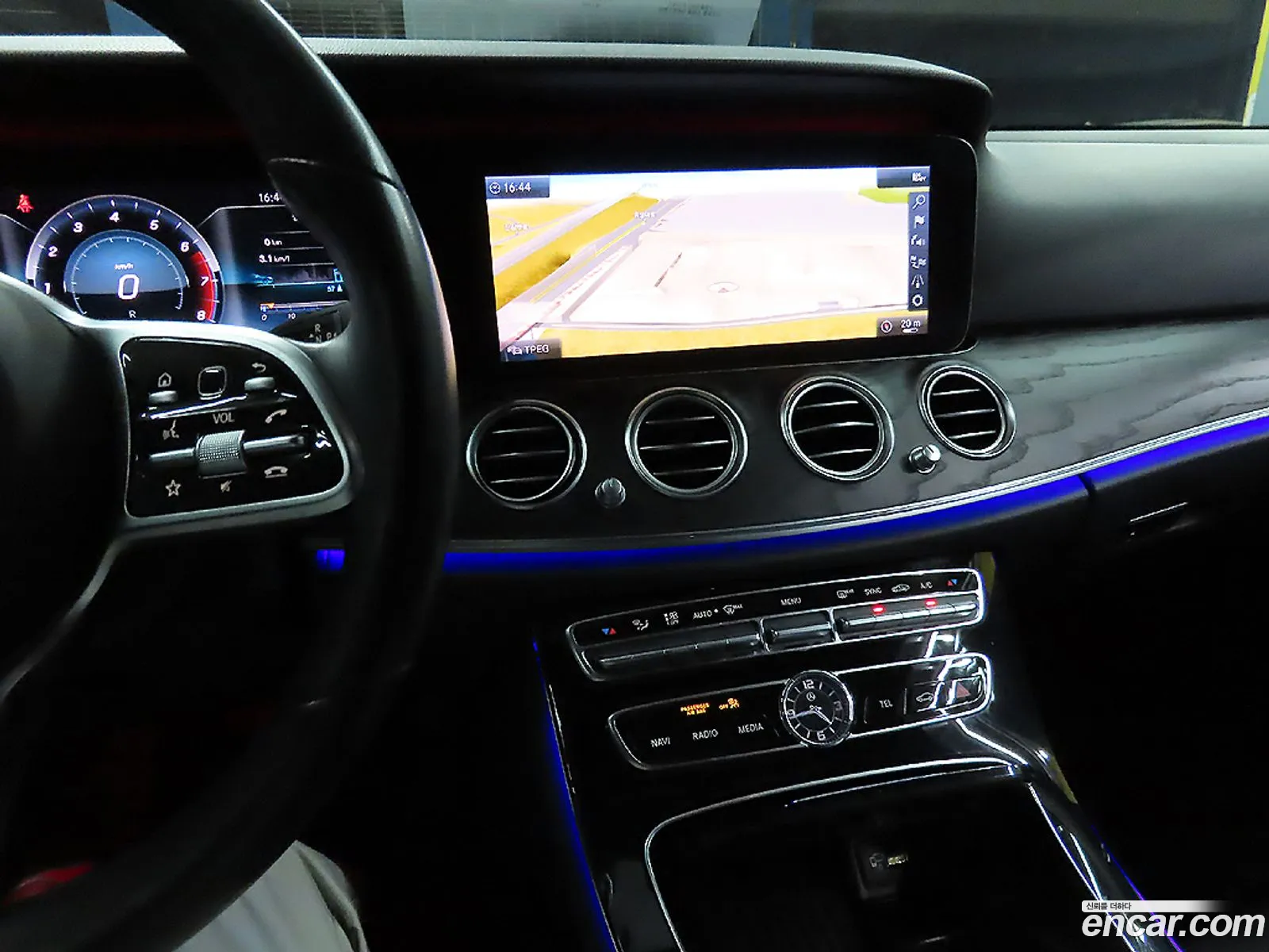Mercedes-Benz E-Class W213 2020 — 10