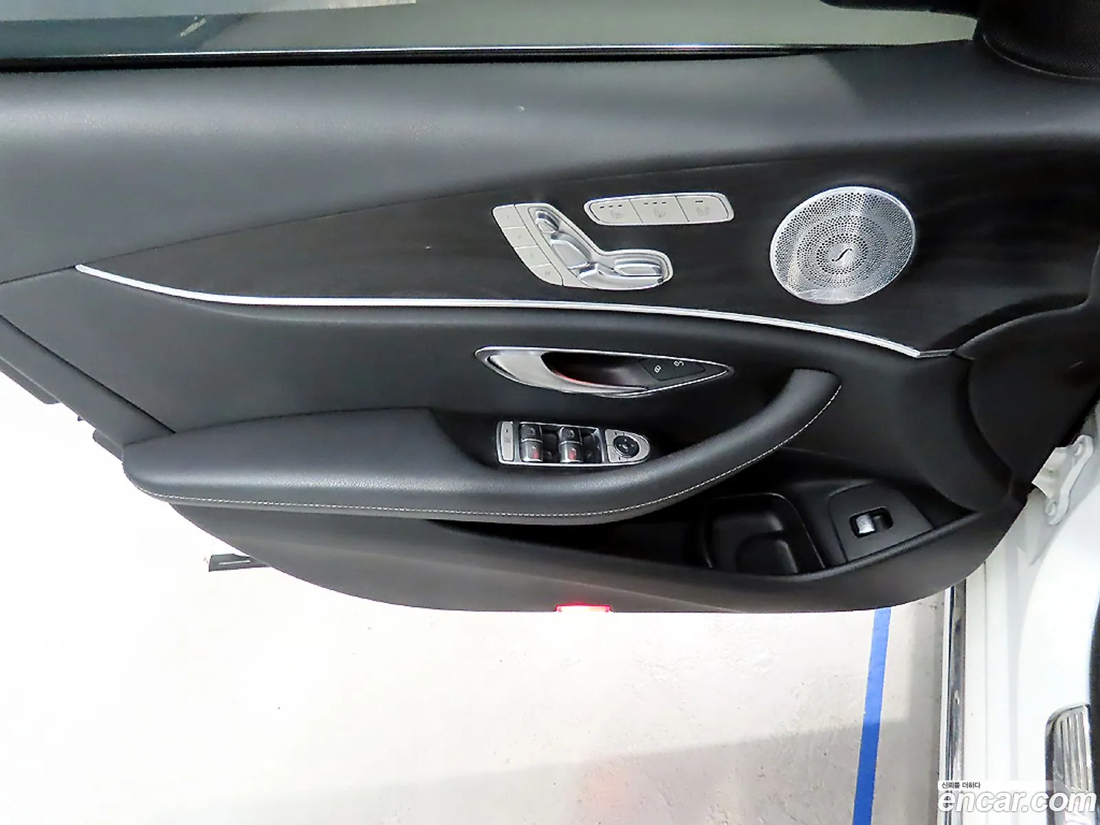 Mercedes-Benz E-Class W213 2020 — 18
