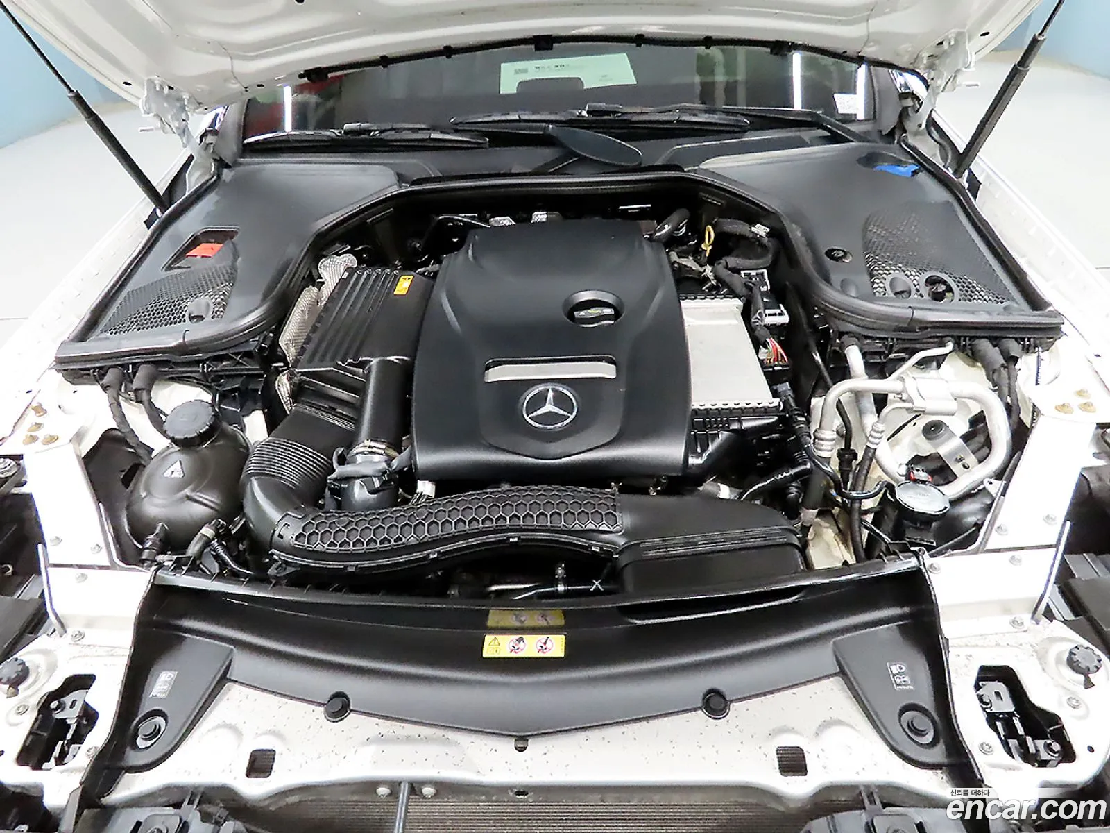 Mercedes-Benz E-Class W213 2020 — 19