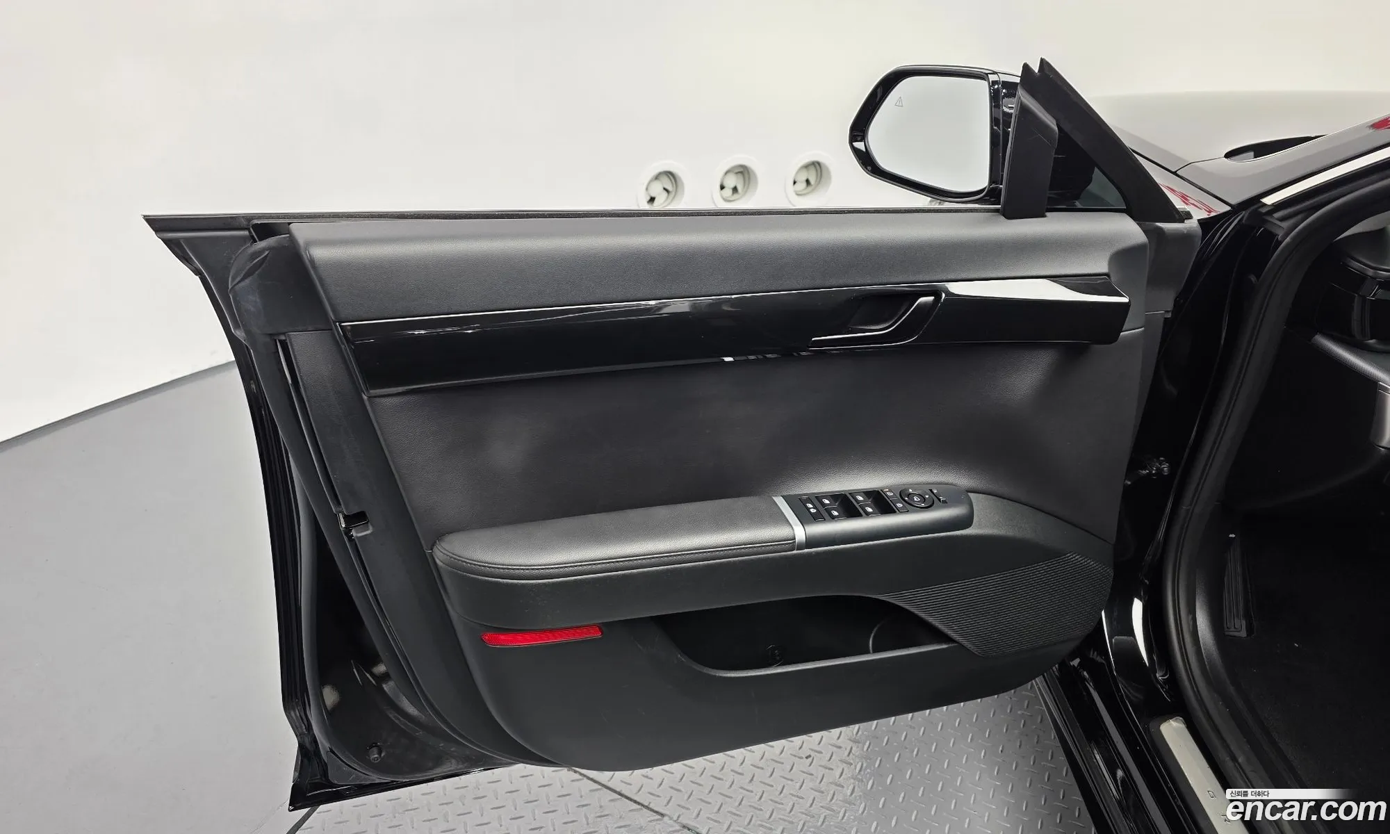 Hyundai Grandeur Hybrid 2023 — 19