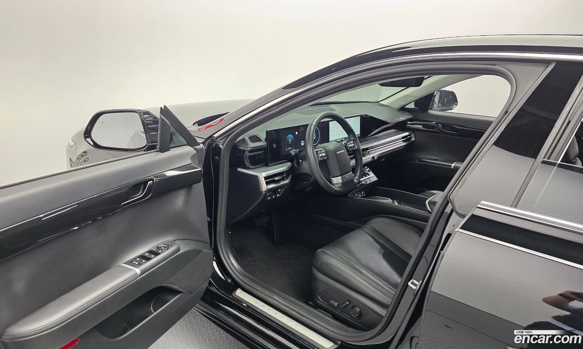 Hyundai Grandeur Hybrid 2023 — 26