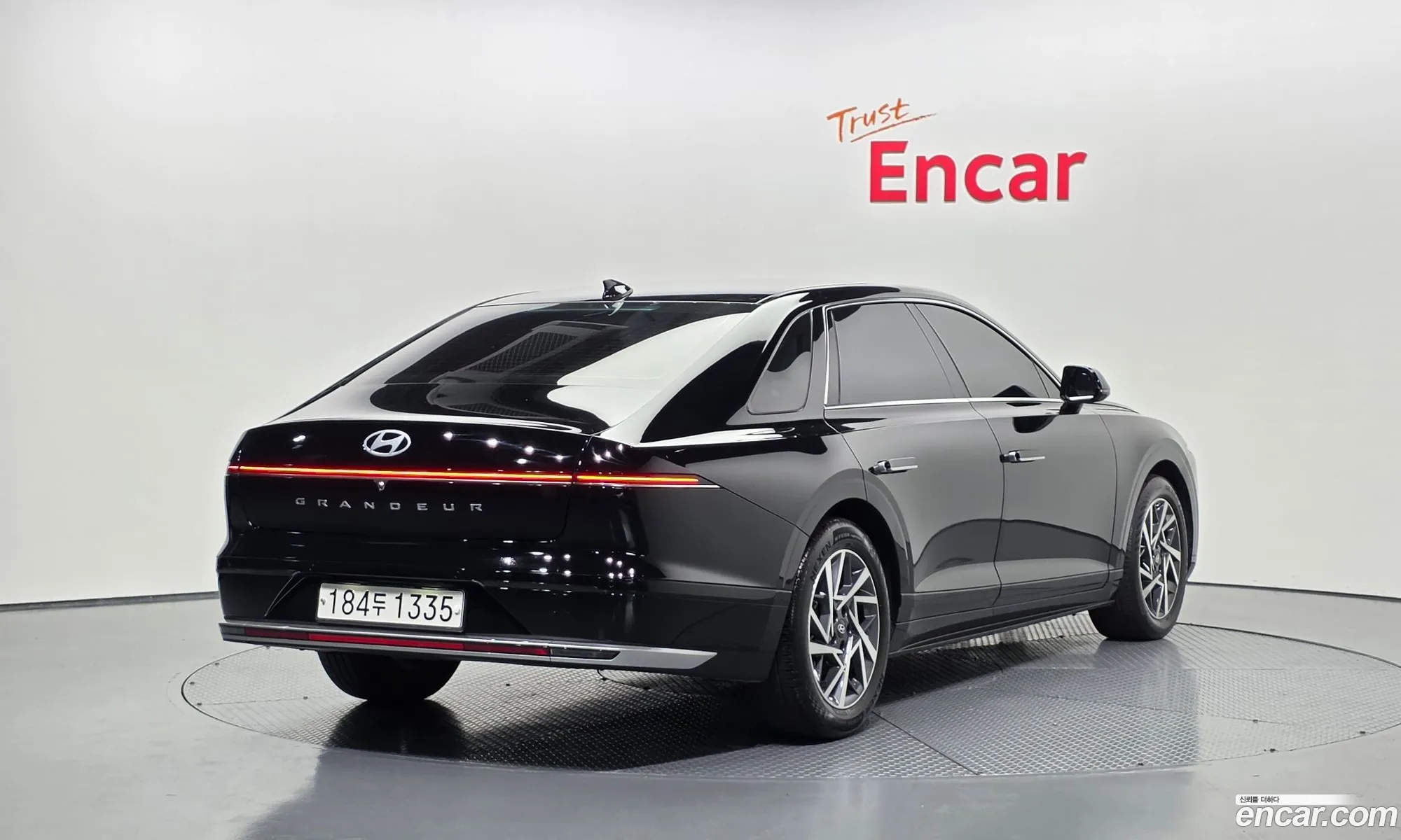 Hyundai Grandeur Hybrid 2023 — 16