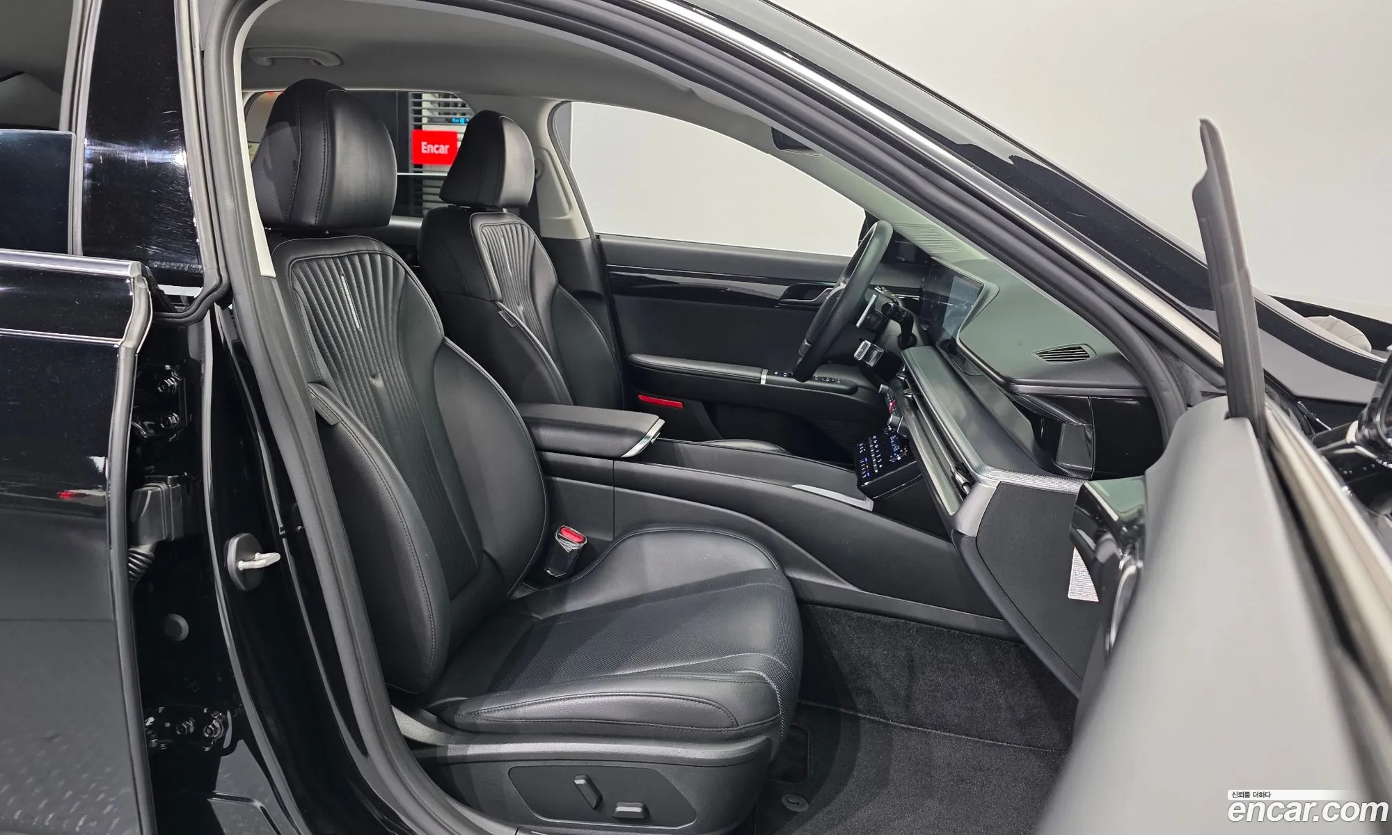 Hyundai Grandeur Hybrid 2023 — 17