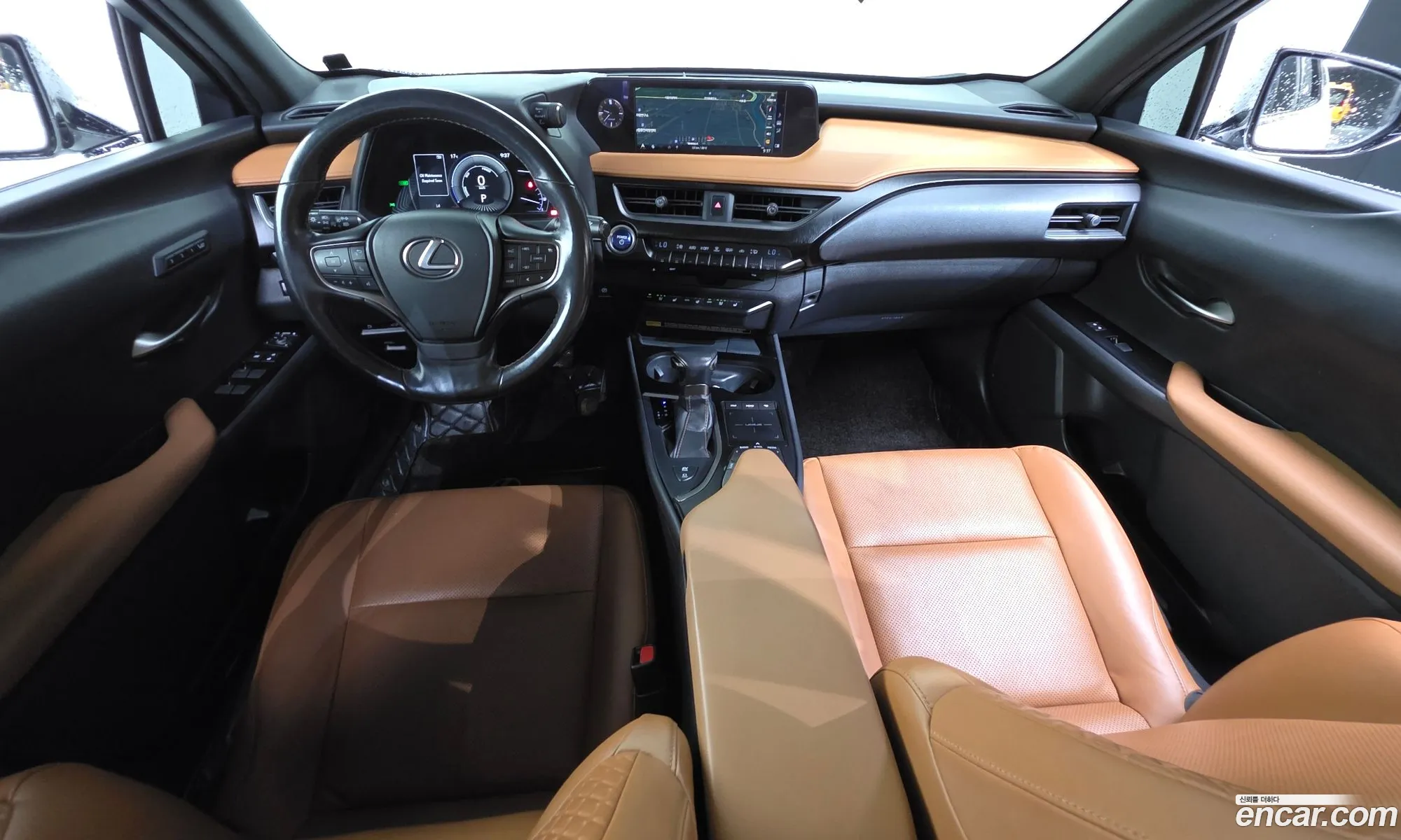 Lexus UX250h 2019 — 18