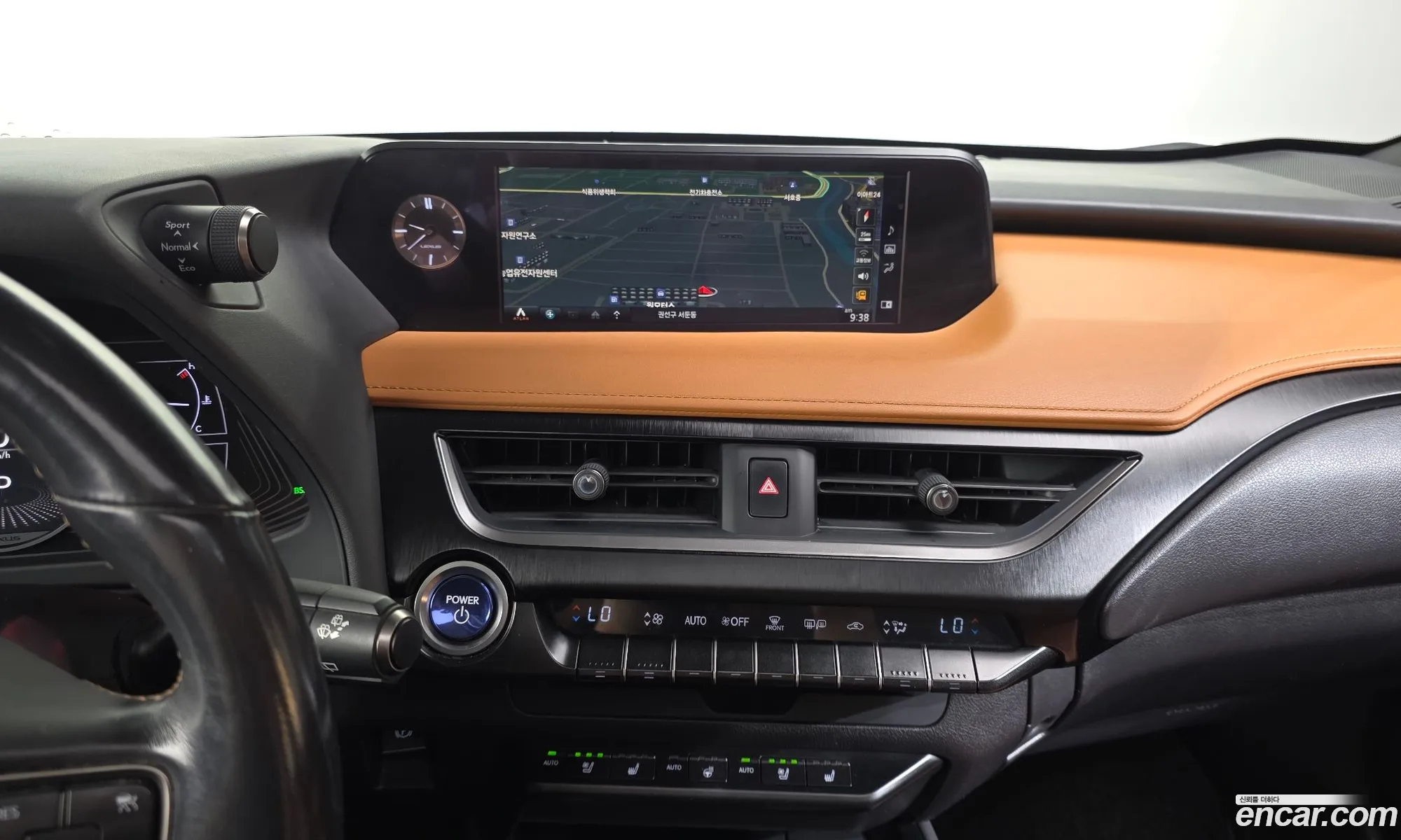 Lexus UX250h 2019 — 22