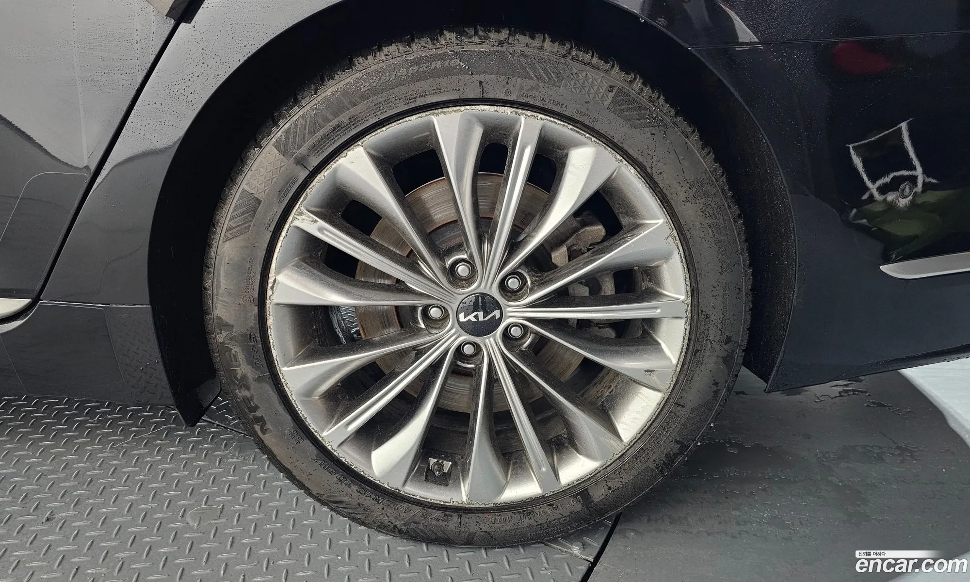 Kia K9 2023 — 27