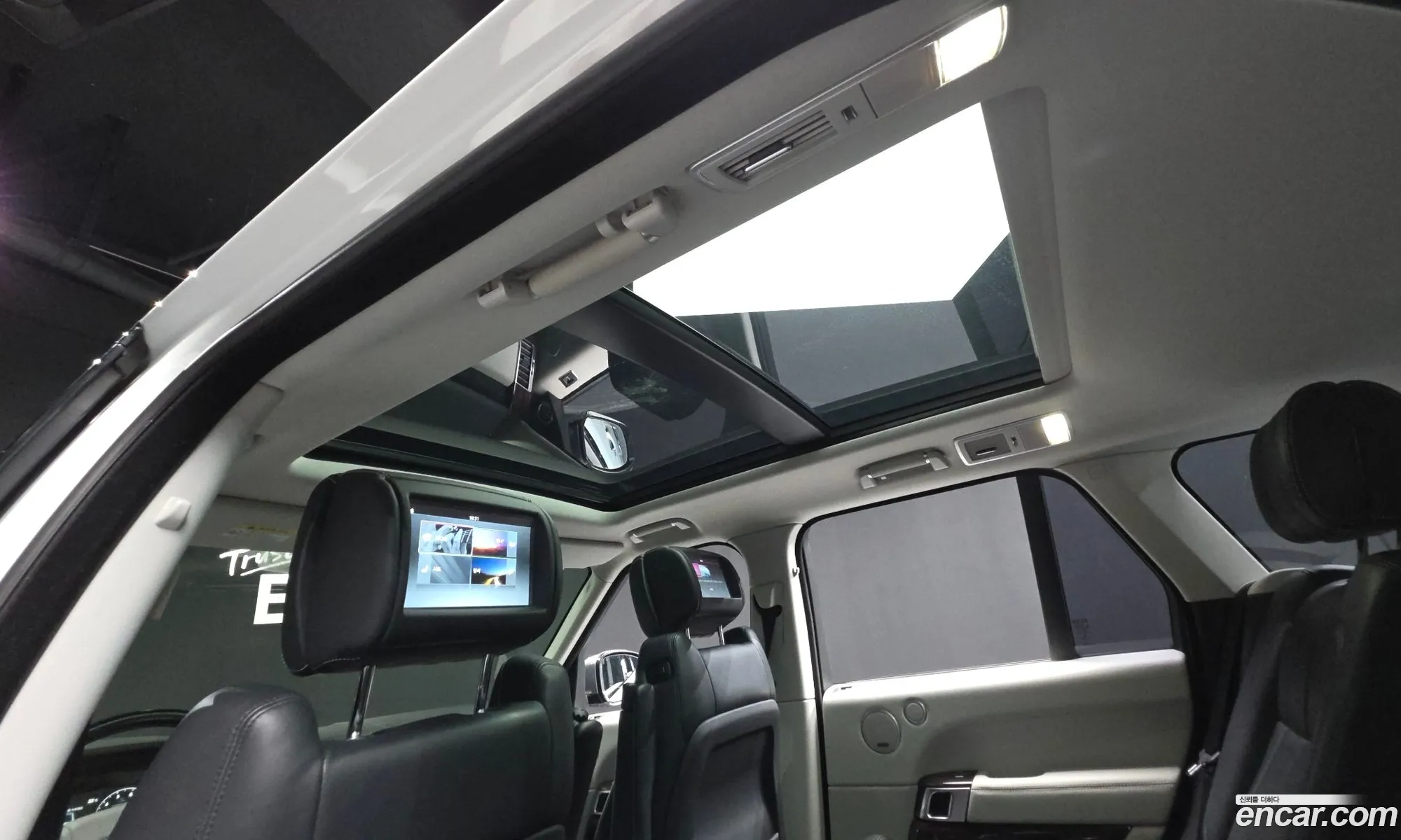 Land Rover Range Rover 2017 SALGA2FE7HA376591 — 18