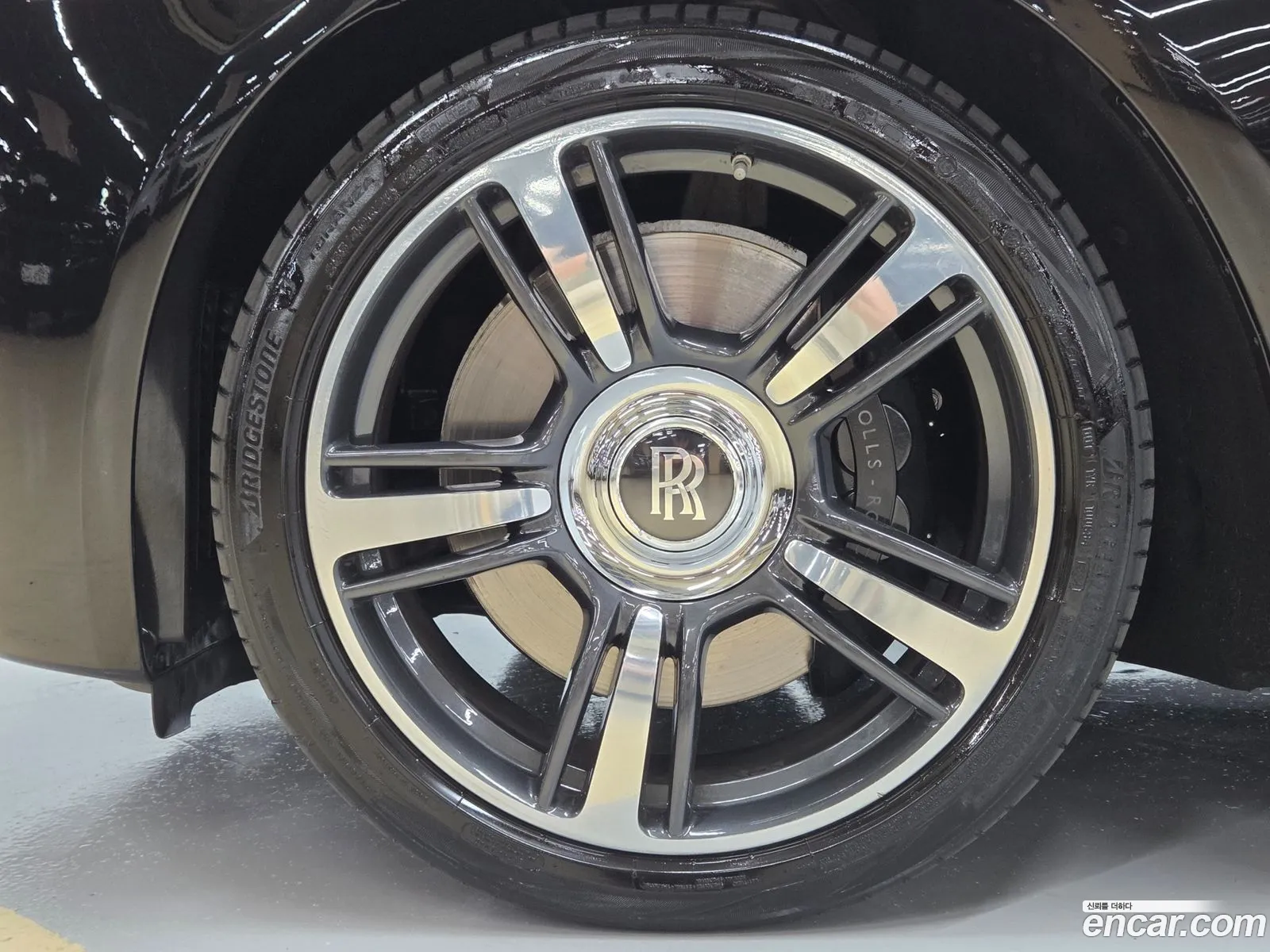 Rolls-Royce Wraith 2016 — 19