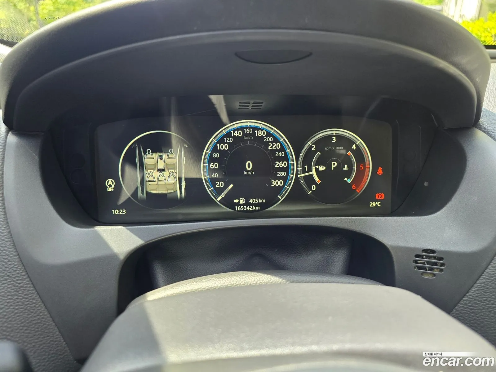 Jaguar XE 2018 — 11
