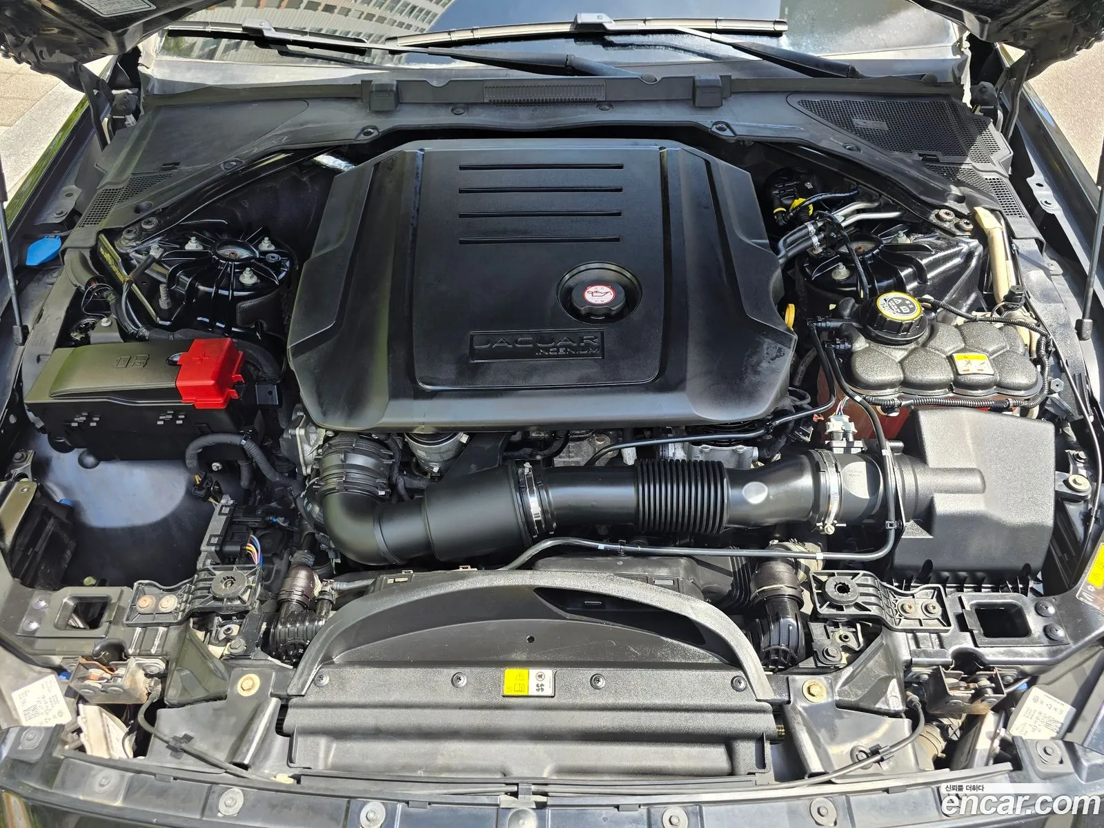 Jaguar XE 2018 — 16