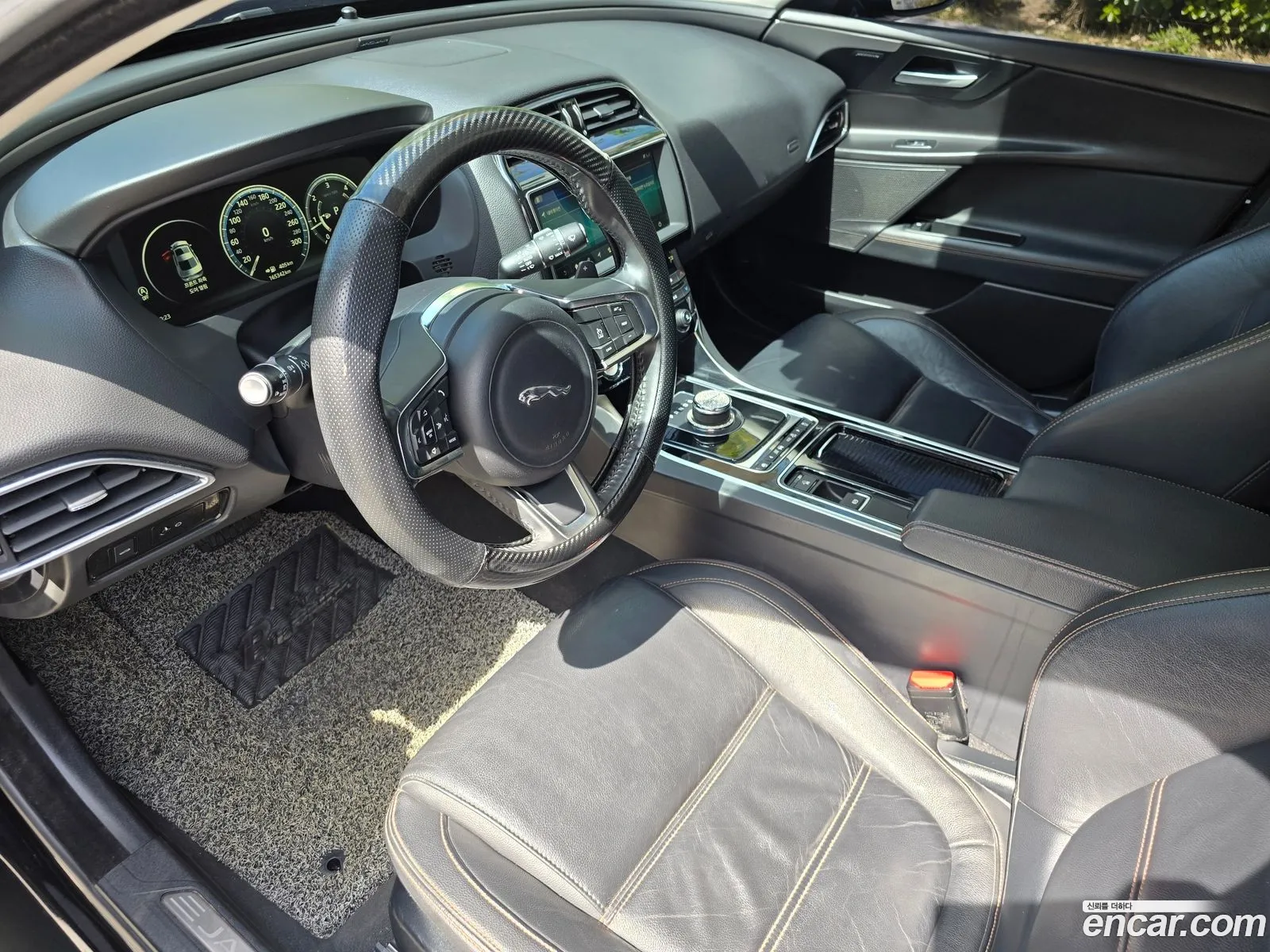 Jaguar XE 2018 — 20