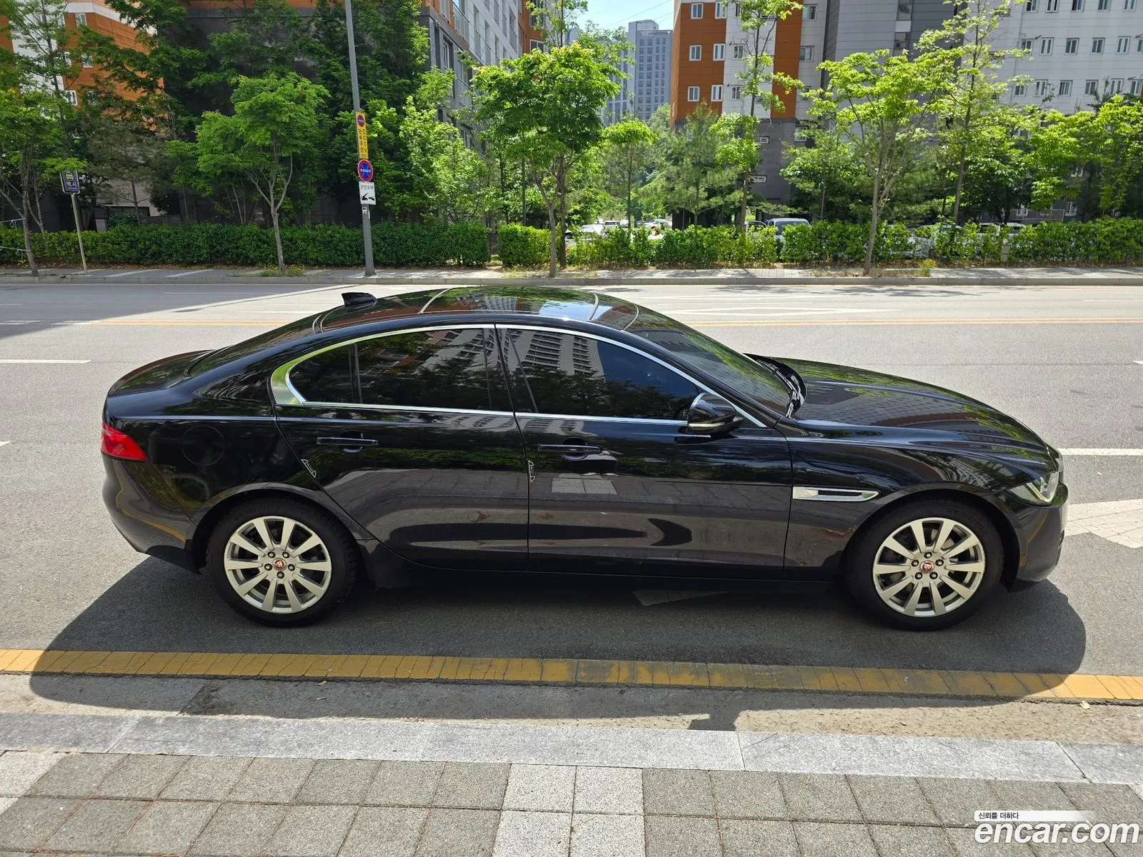Jaguar XE 2018 — 19