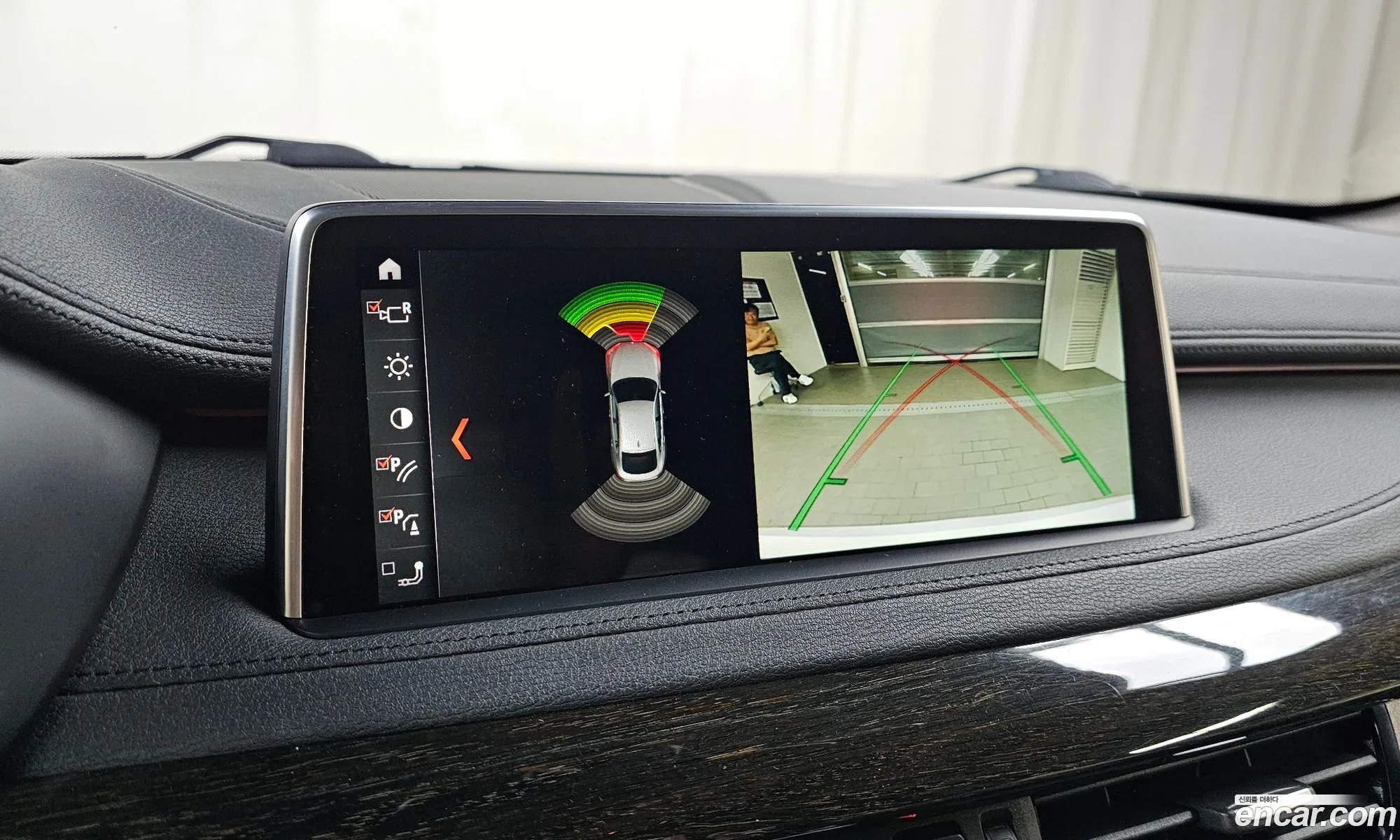 BMW X6 2018 WBAKV2109J0Z82579 — 28