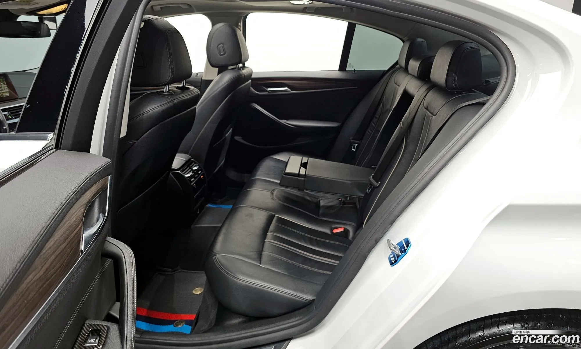 BMW 5 Series 2019 WBAJD3102KB317064 — 25