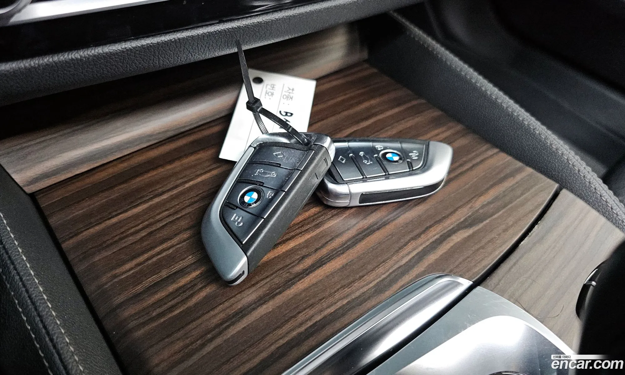 BMW 5 Series 2019 WBAJD3102KB317064 — 24