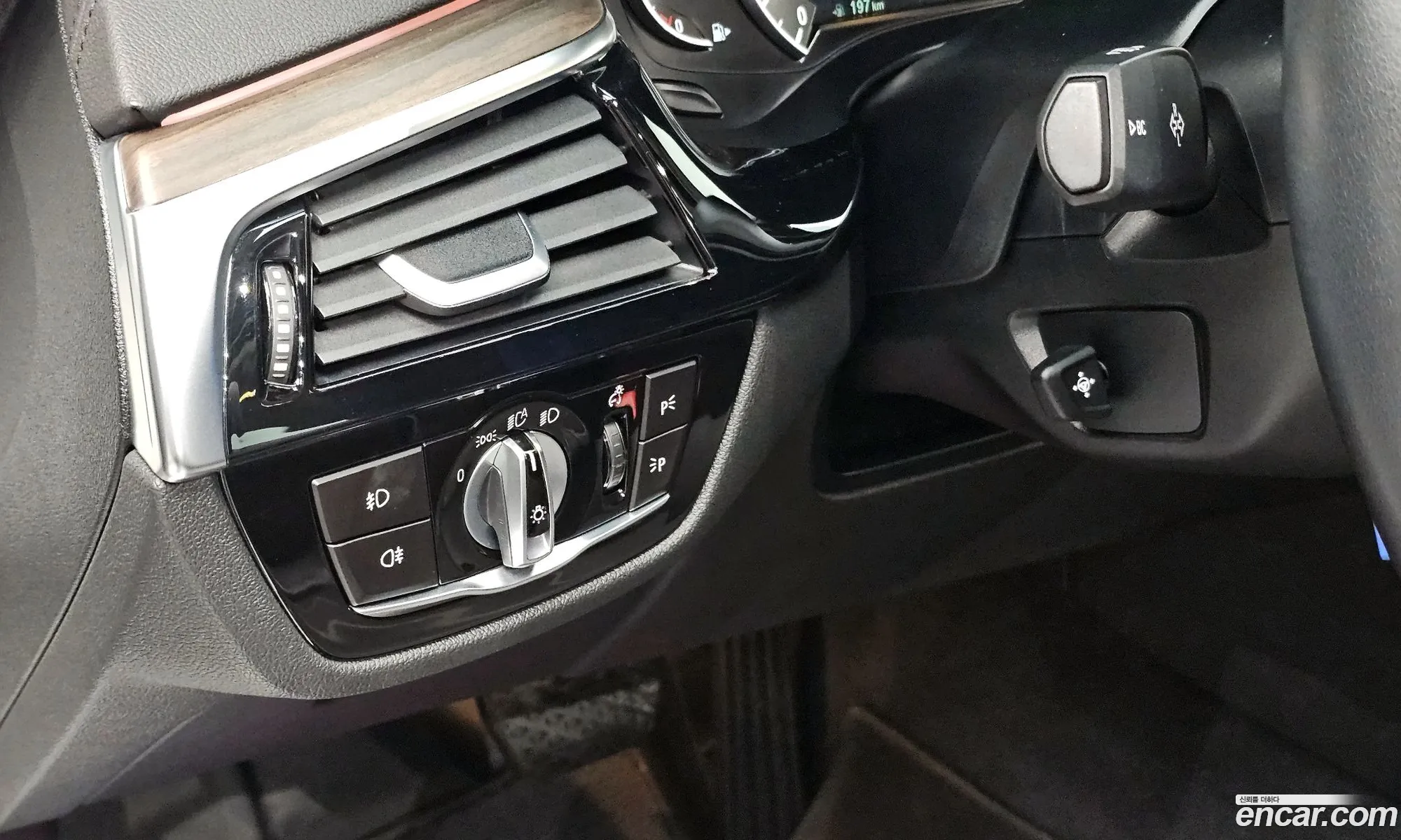 BMW 5 Series 2019 WBAJD3102KB317064 — 26