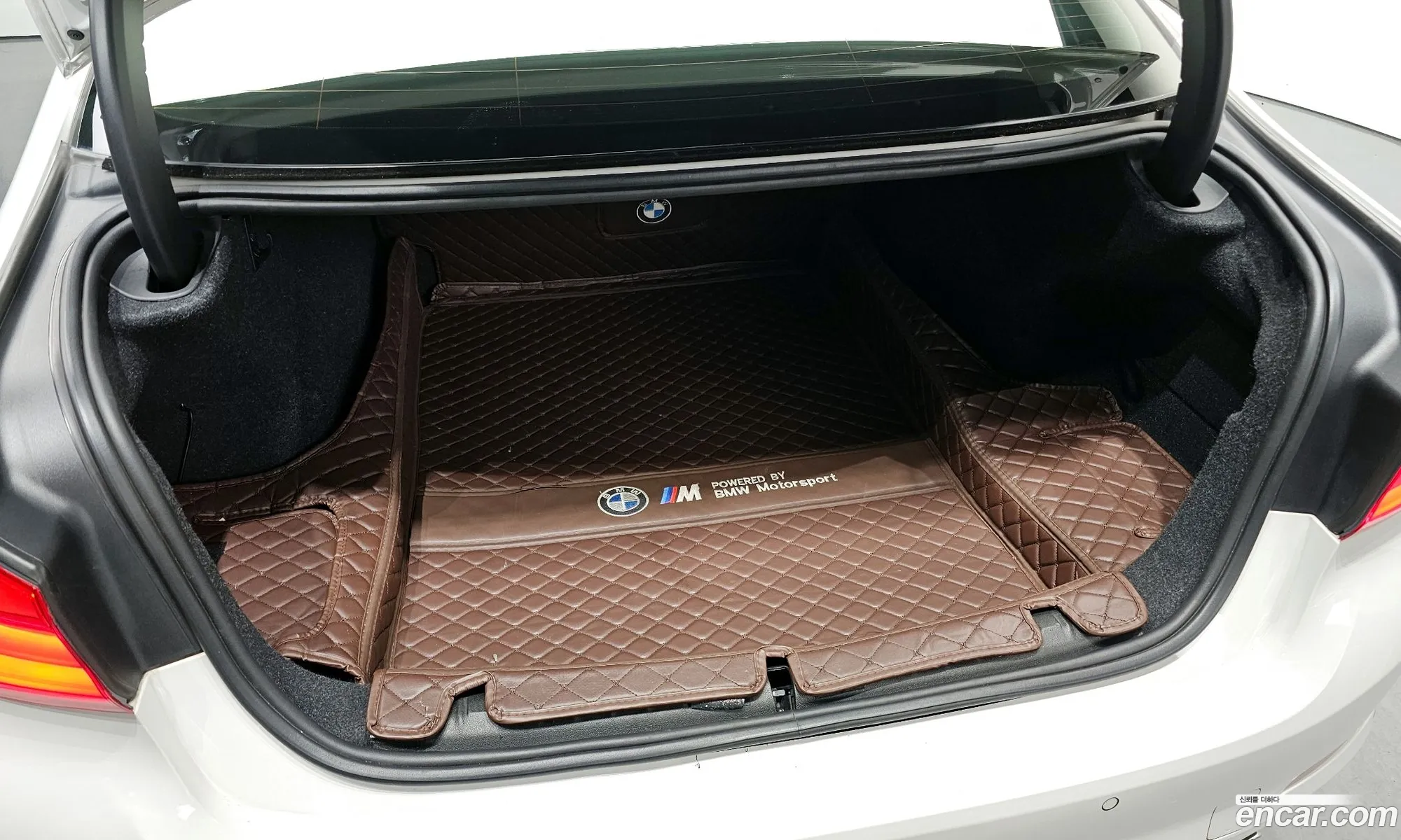 BMW 5 Series 2019 WBAJD3102KB317064 — 33