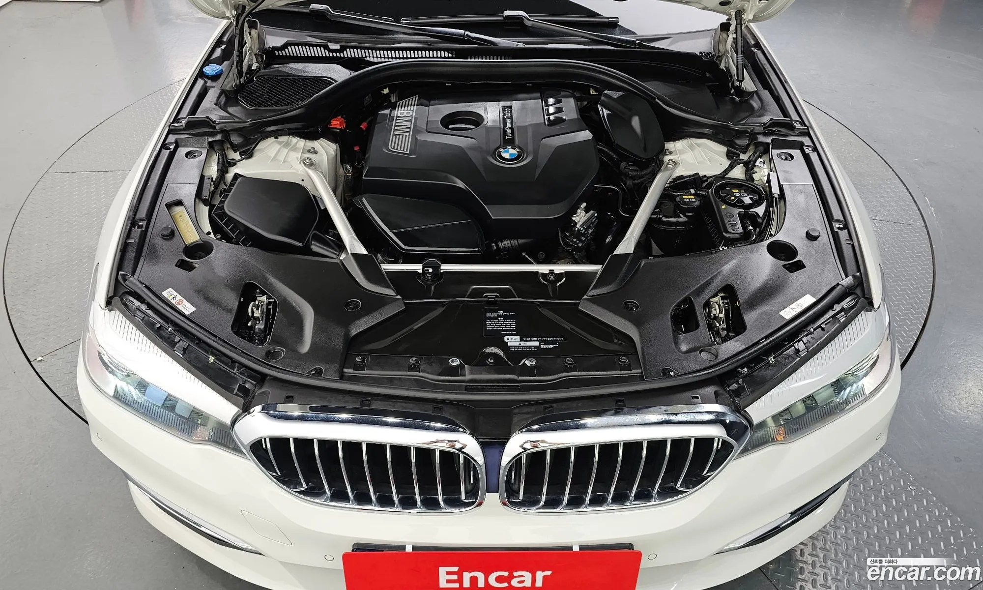 BMW 5 Series 2019 WBAJD3102KB317064 — 5