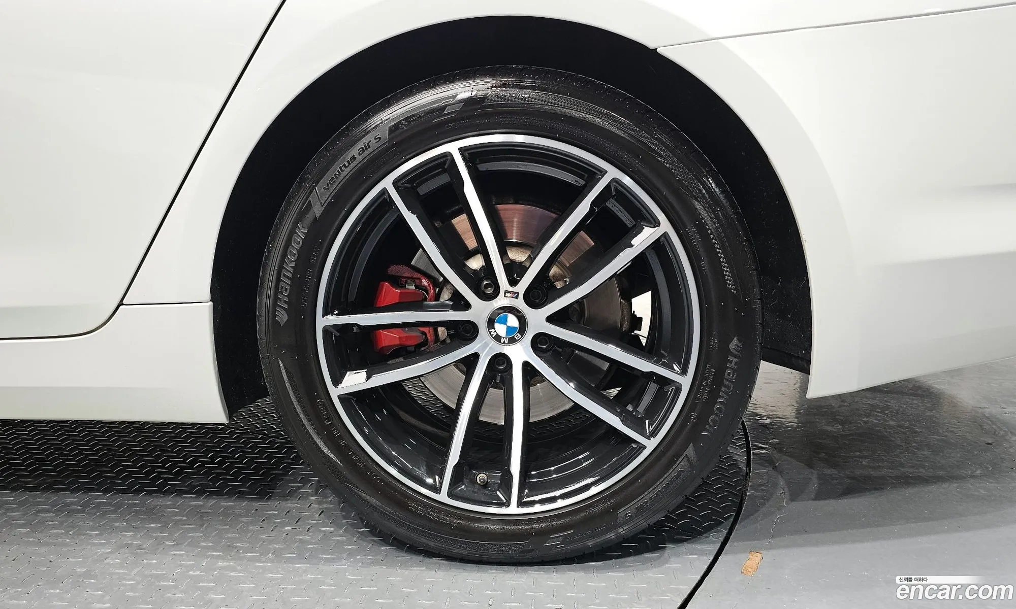 BMW 5 Series 2019 WBAJD3102KB317064 — 27