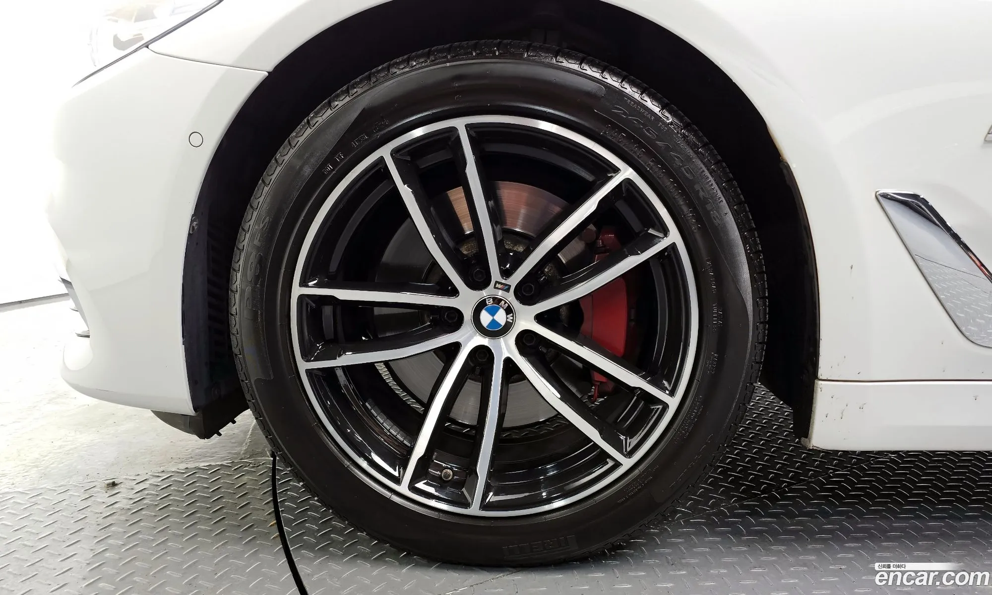 BMW 5 Series 2019 WBAJD3102KB317064 — 8