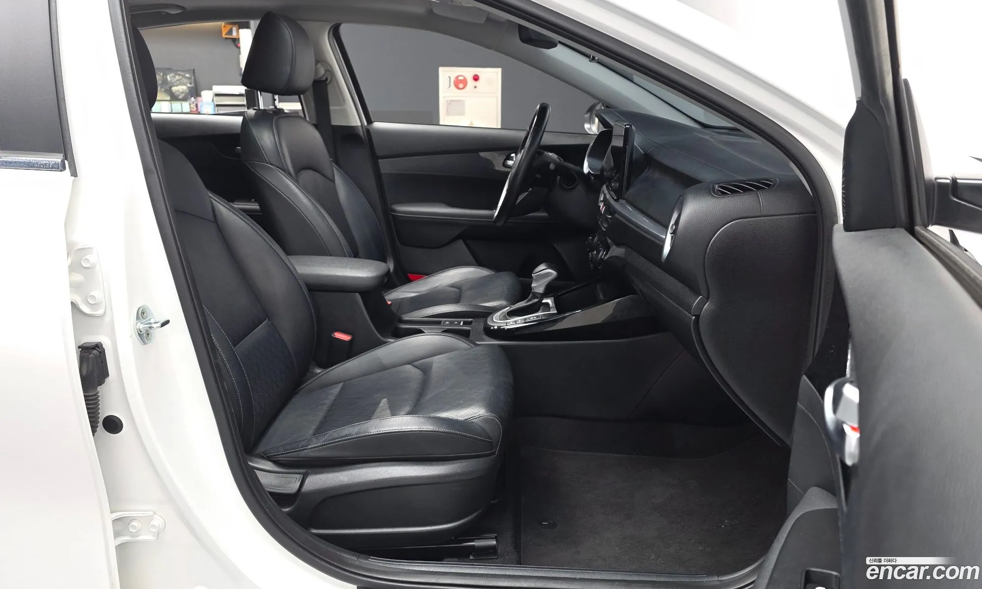 Kia K3 2022 — 32