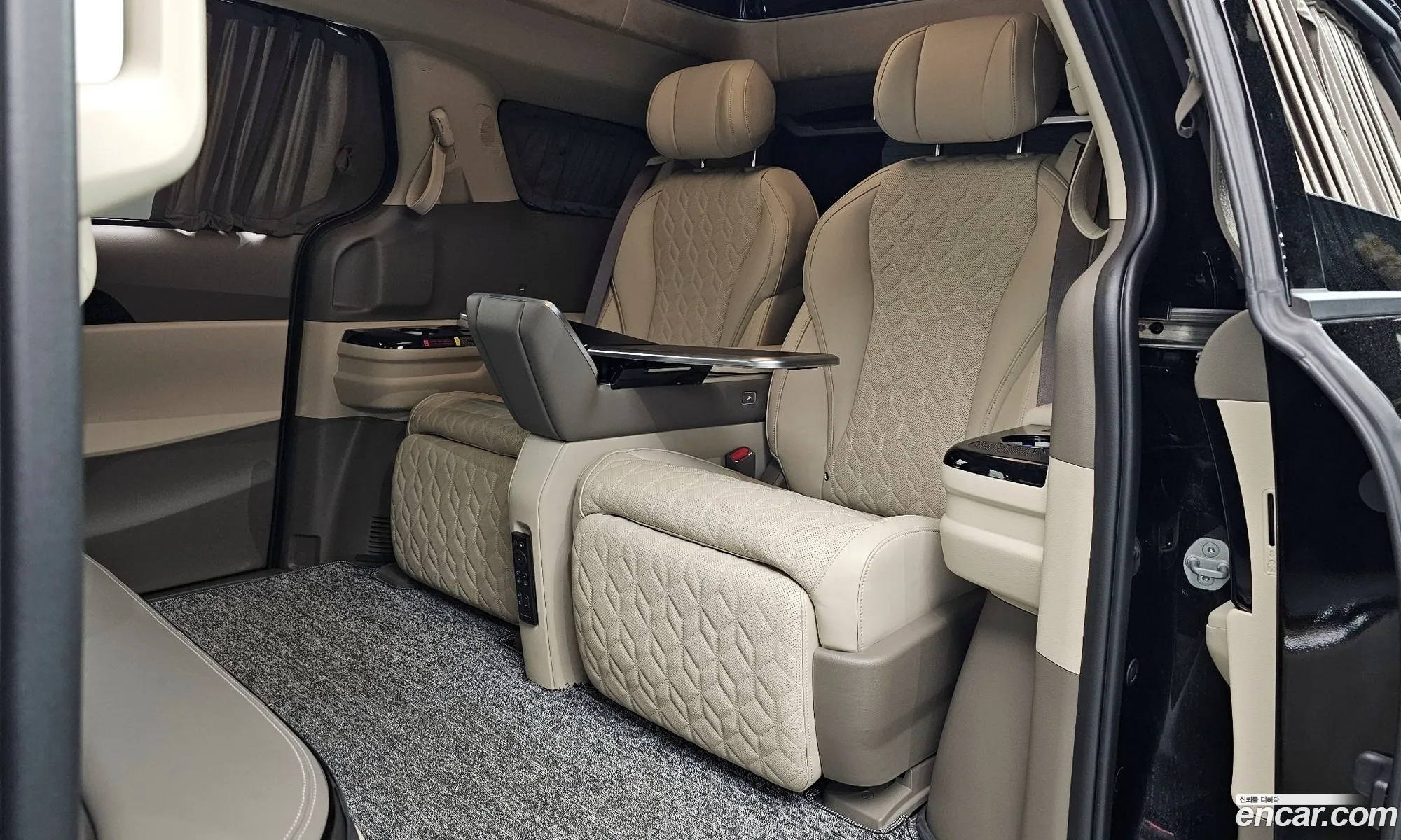 Kia Carnival 2024 — 16