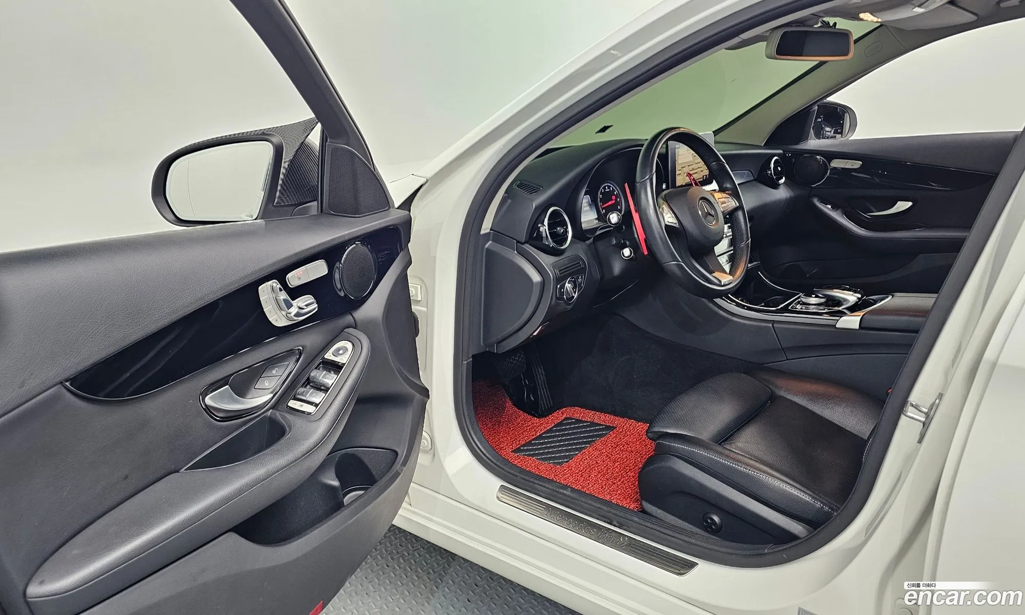 Mercedes-Benz C-Class W205 2017 — 19