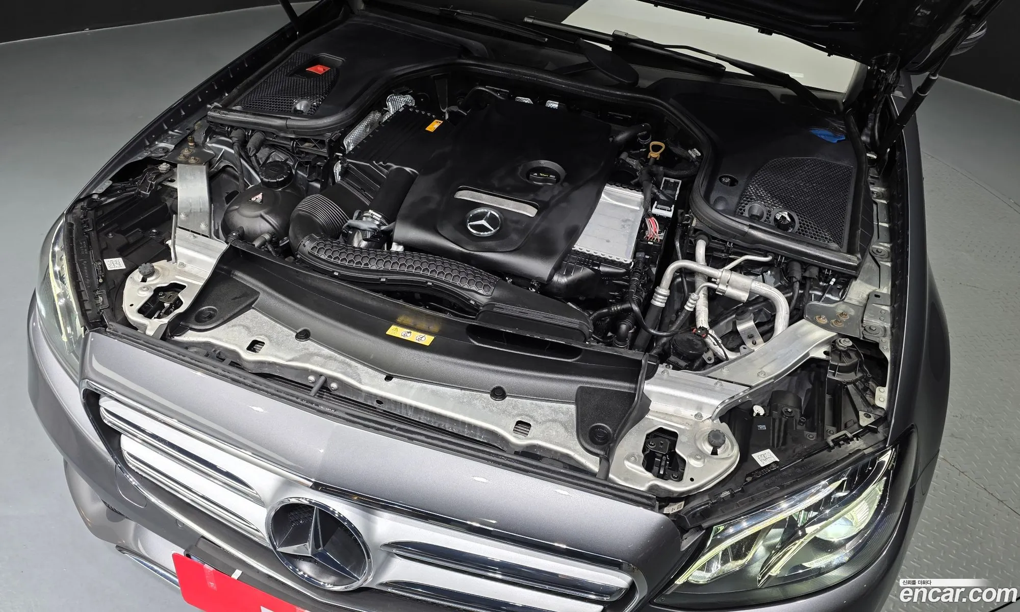 Mercedes-Benz E-Class W213 2019 WDDZF4JB1KA617326 — 12