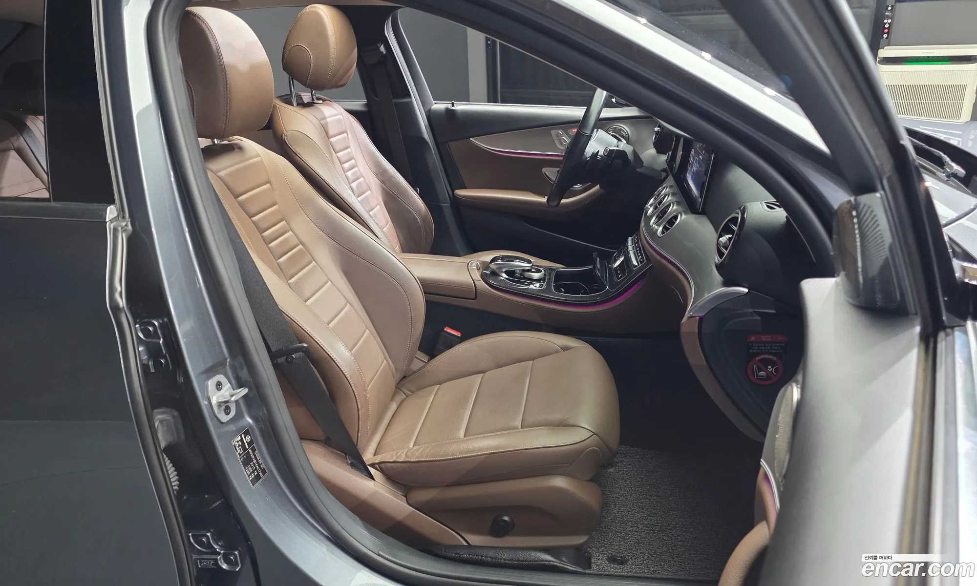 Mercedes-Benz E-Class W213 2019 WDDZF4JB1KA617326 — 11