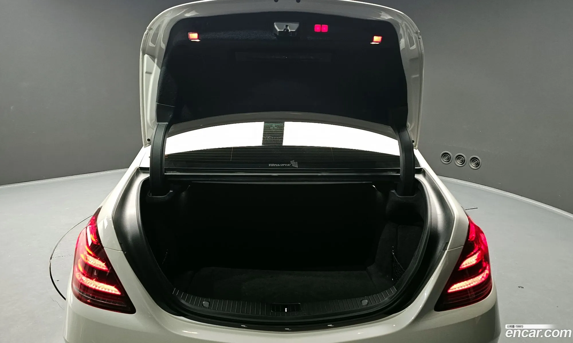 Mercedes-Benz S-Class W222 2019 — 23