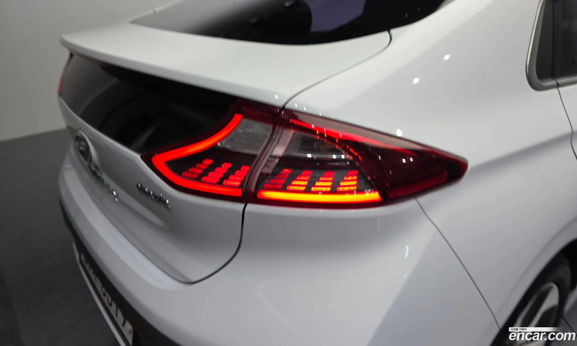 Hyundai Ioniq Electric 2016 — 9