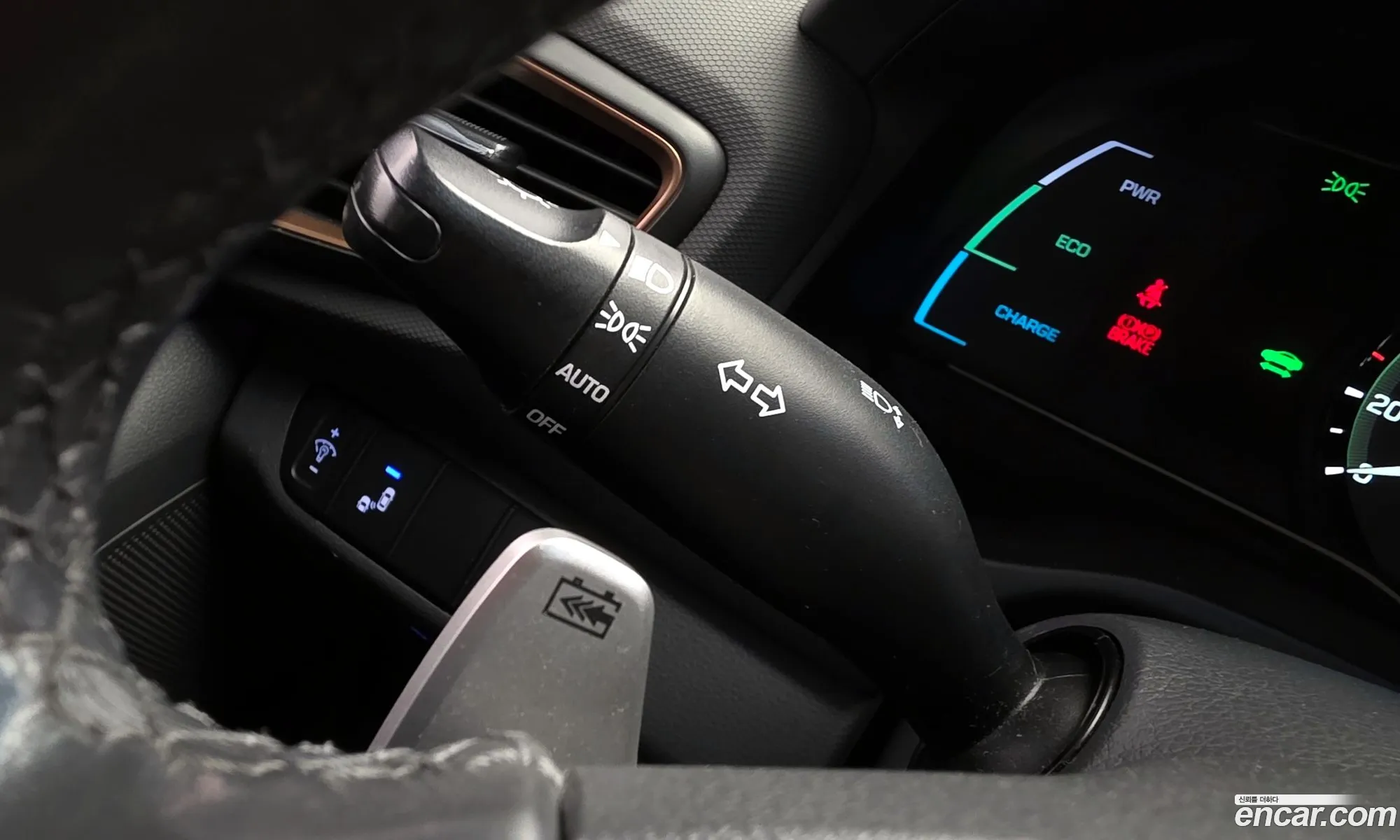 Hyundai Ioniq Electric 2016 — 33