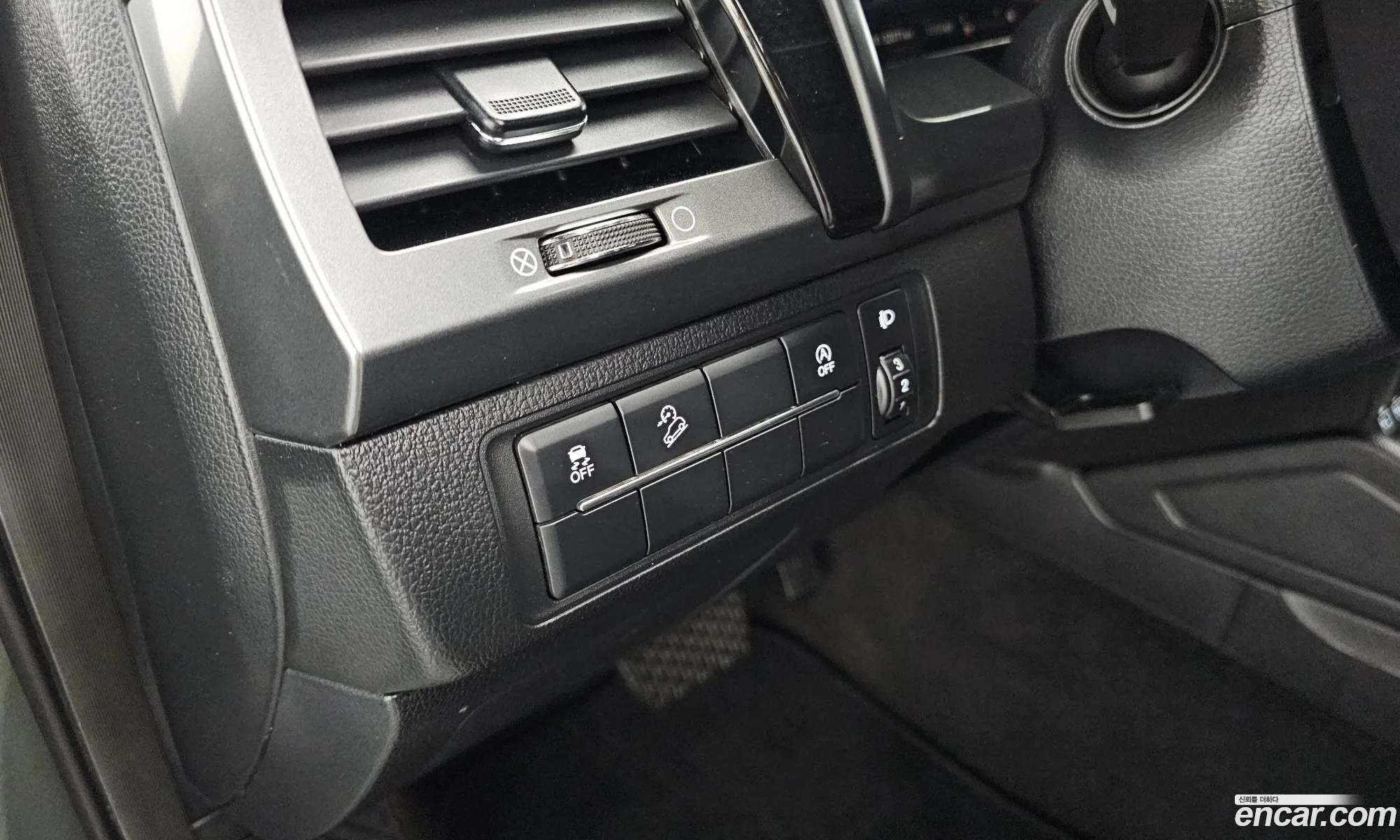 KG Mobility (SsangYong) Rexton Sports Khan 2023 — 18