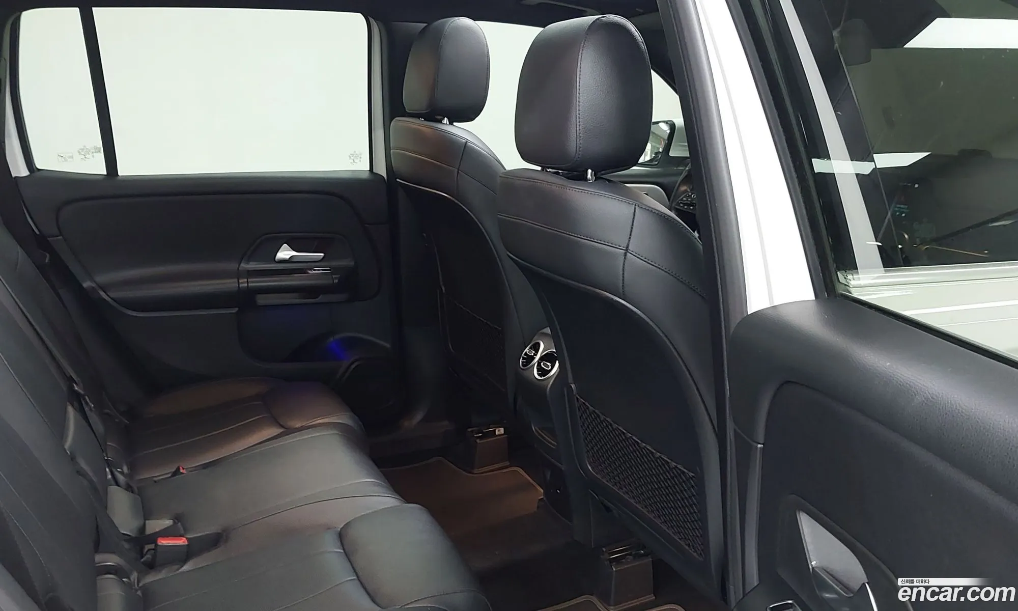 Mercedes-Benz GLB-Class X247 2021 — 13