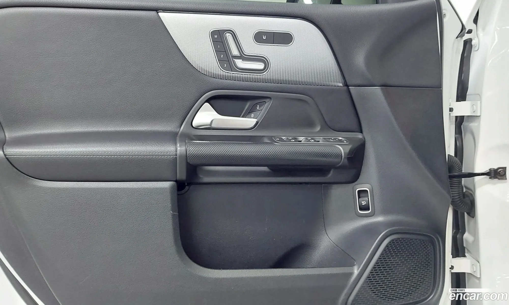 Mercedes-Benz GLB-Class X247 2021 — 11