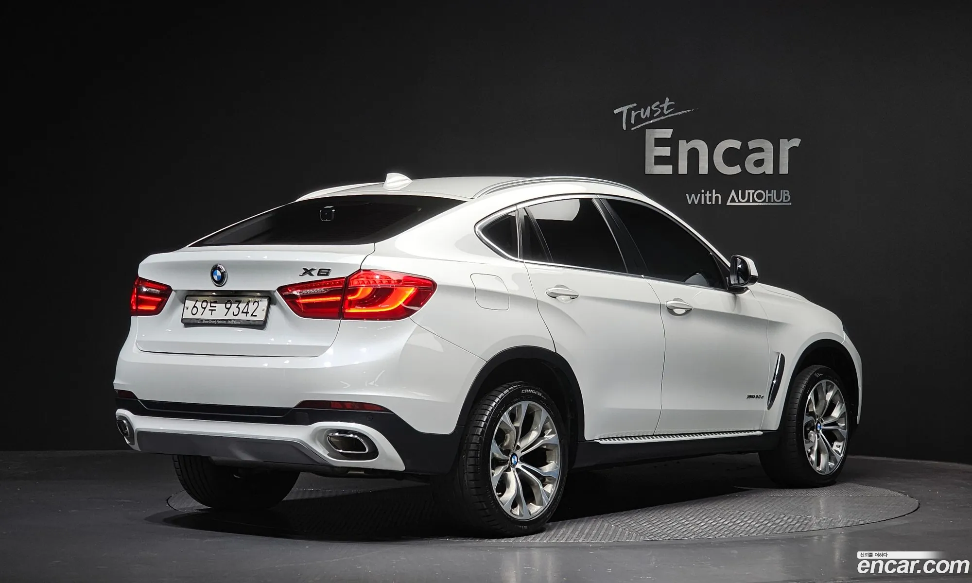 BMW X6 2018 — 10